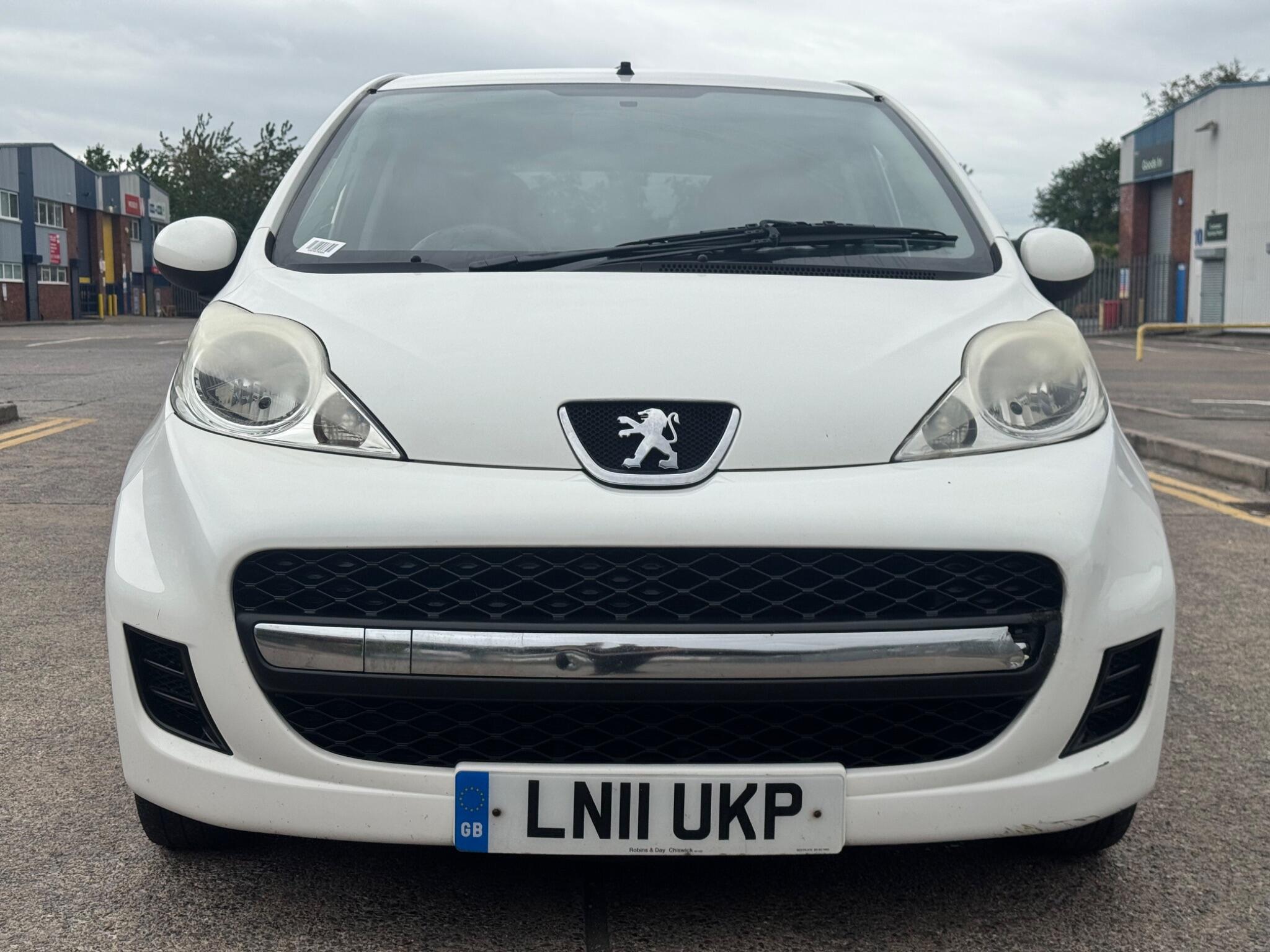 Peugeot 107 view 3