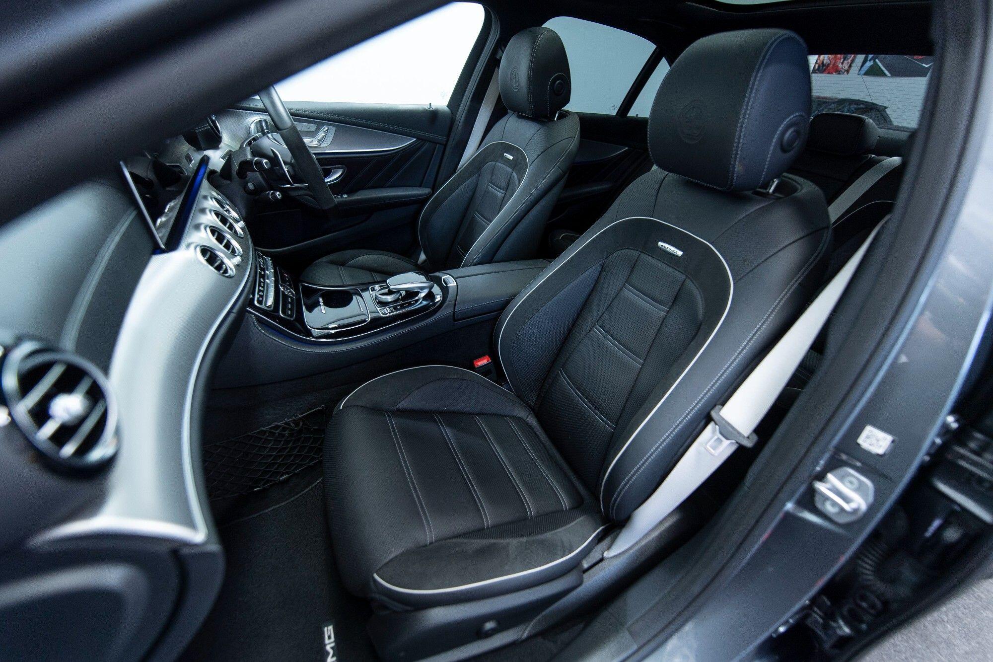 Mercedes-Benz E Class view 32
