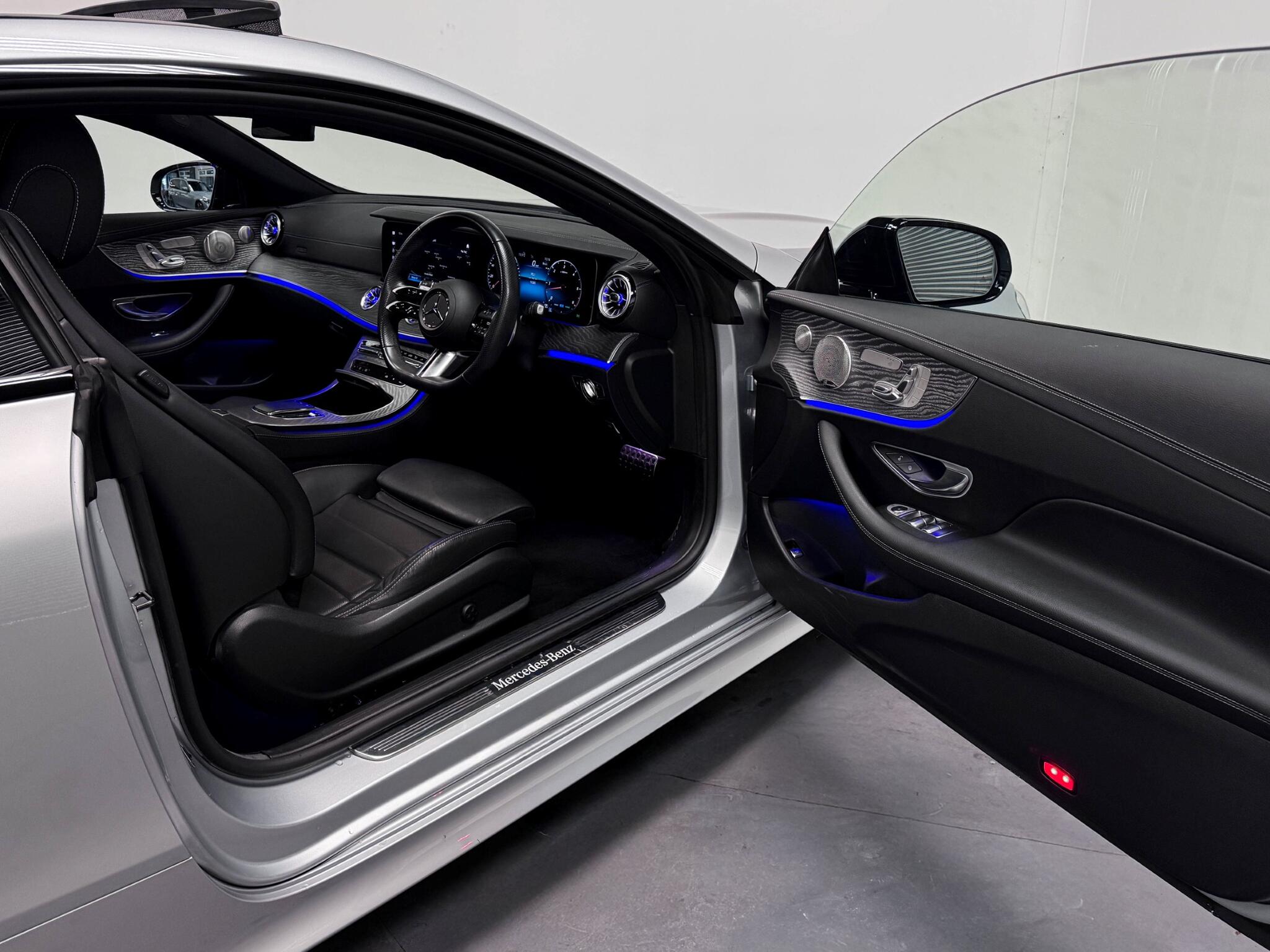 Mercedes-Benz E-Class view 9