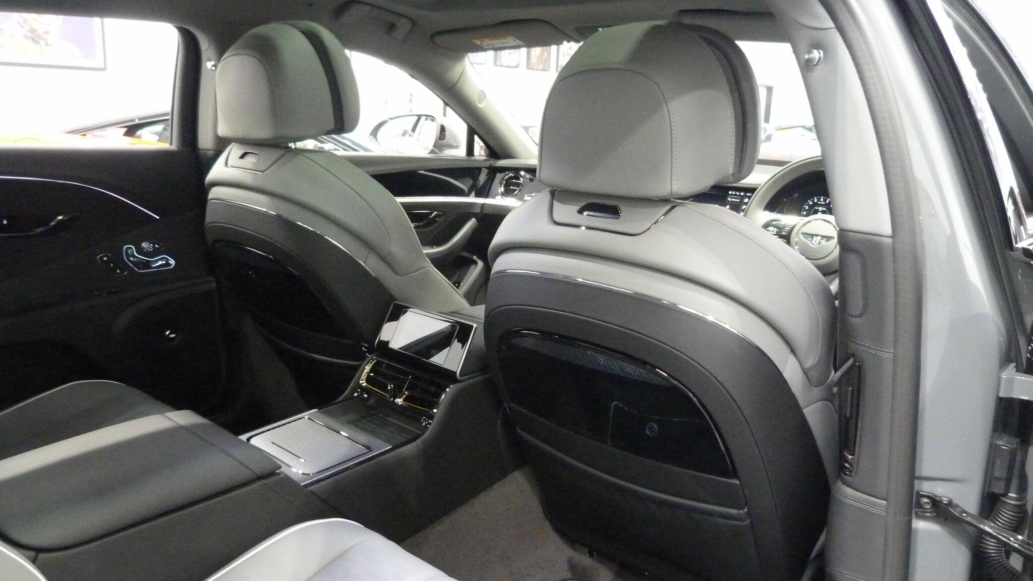 Bentley Flying Spur view 34