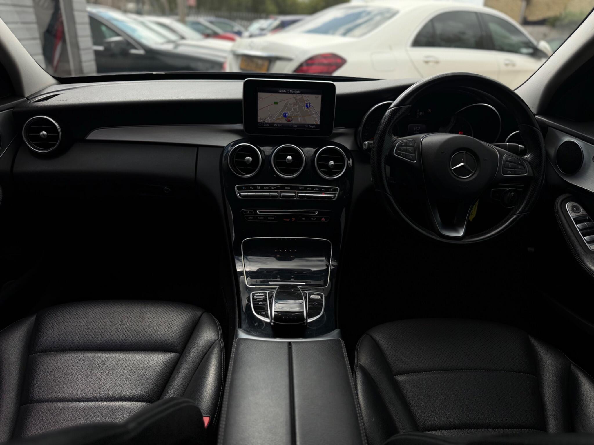 Mercedes-Benz C Class view 35