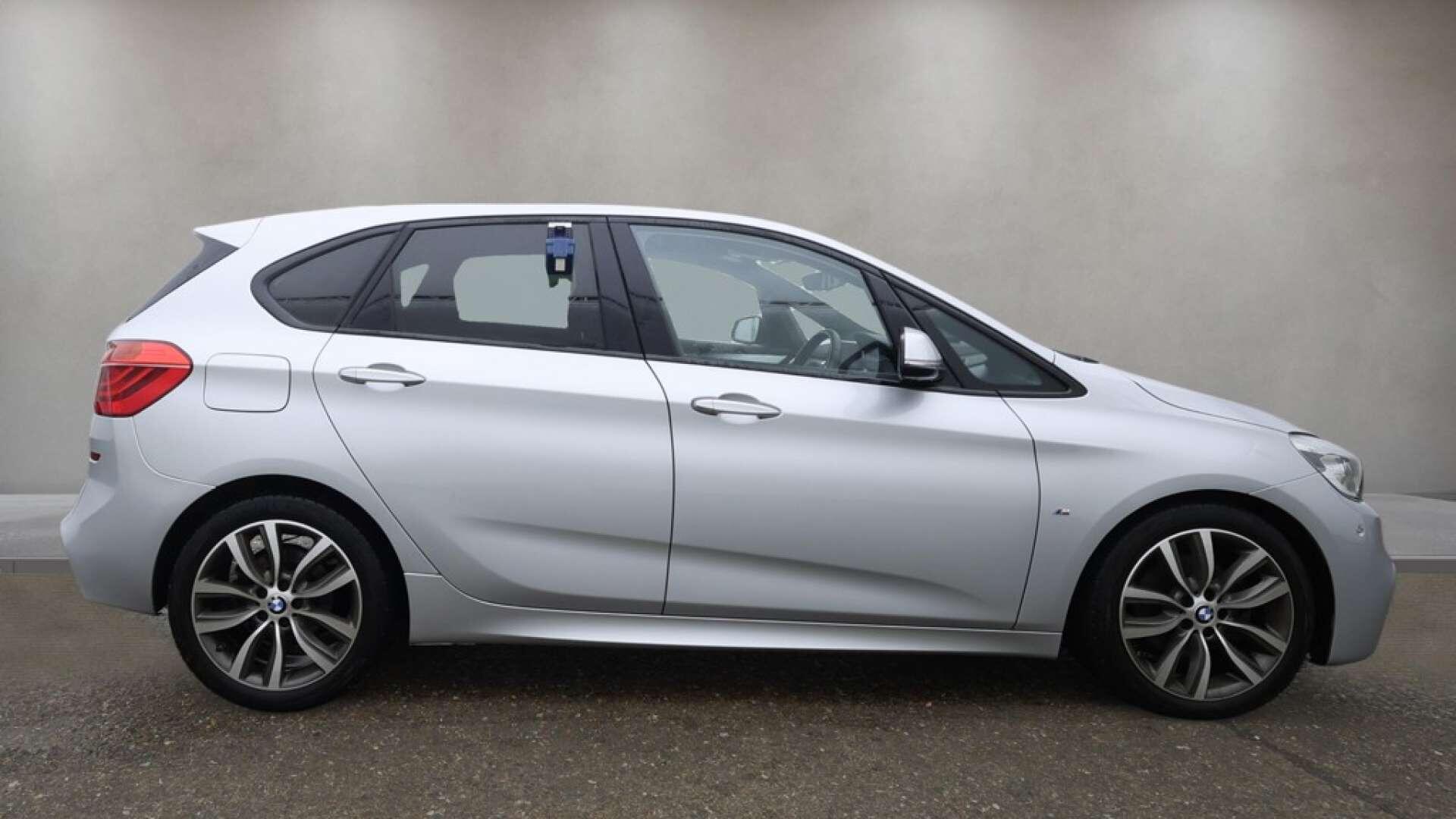 BMW 2 Series view 10
