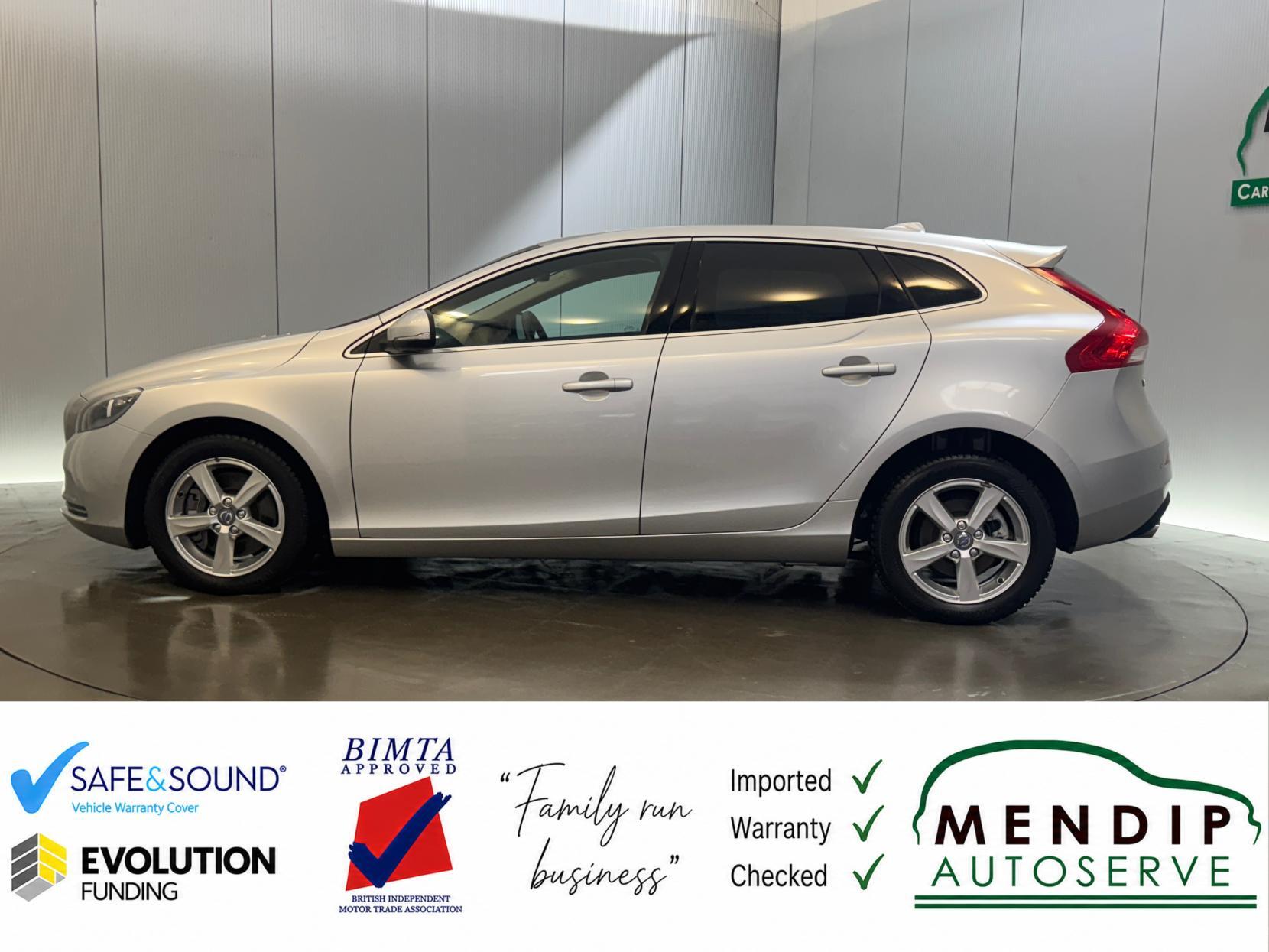 Volvo V40 view 8