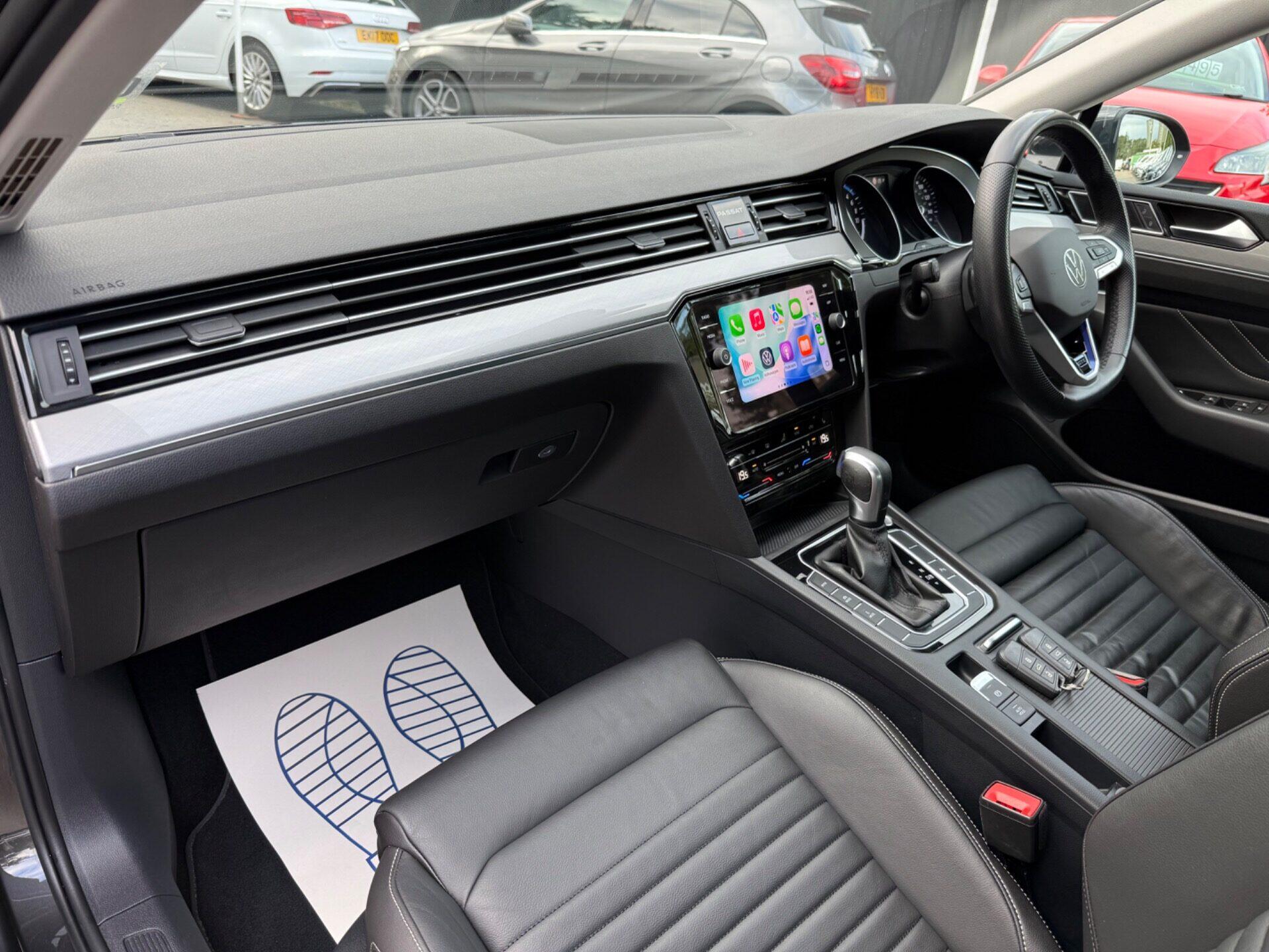 Volkswagen Passat view 23