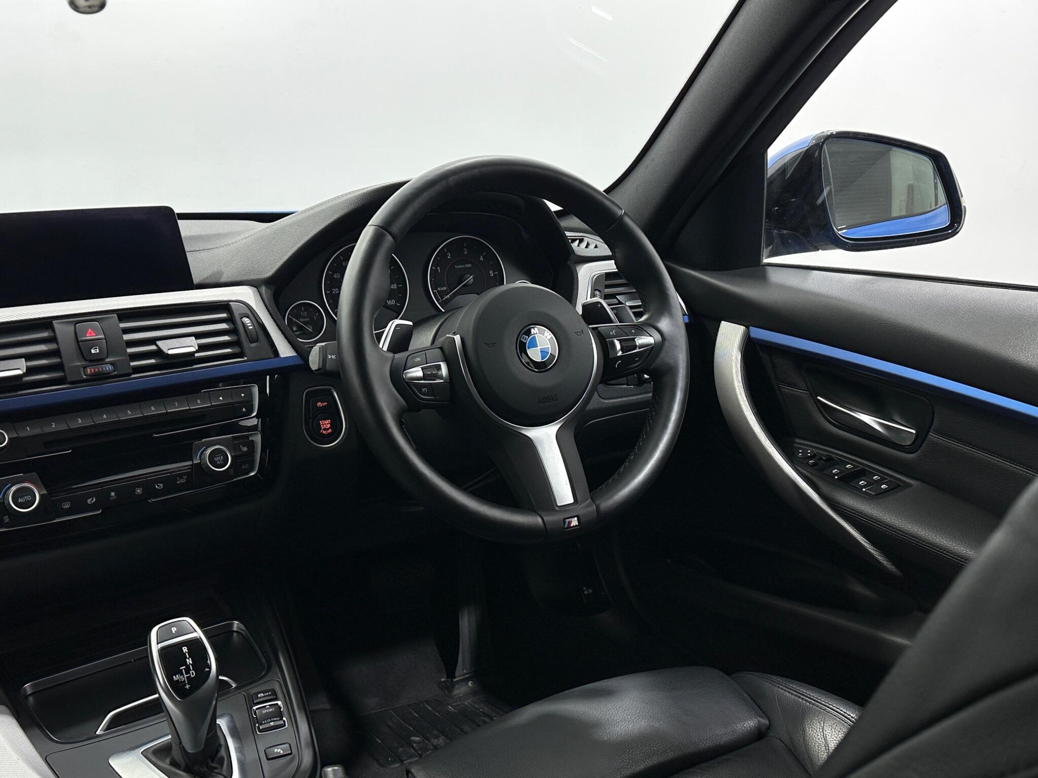 BMW 3 Series view 12