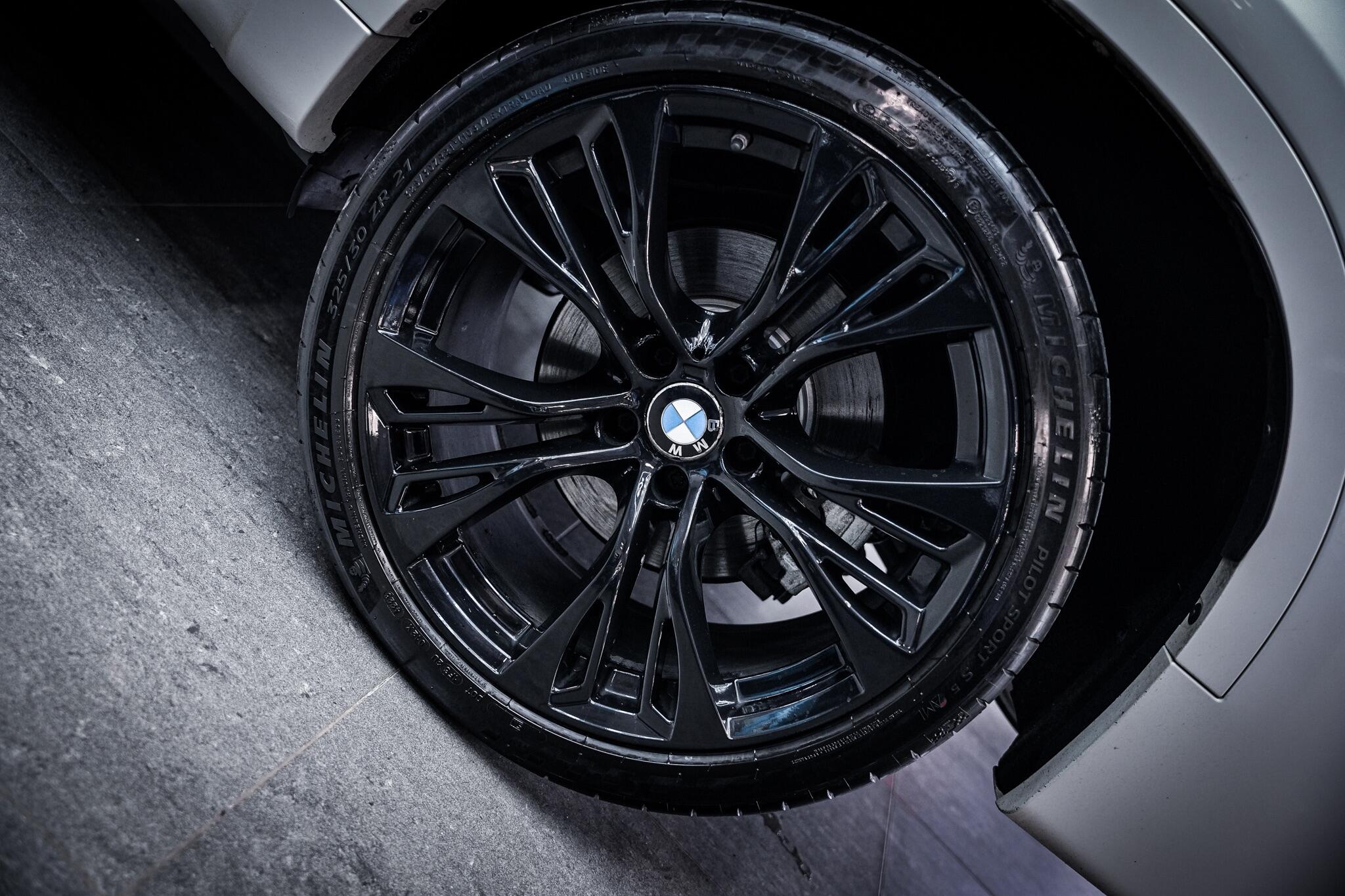 BMW X6 view 28