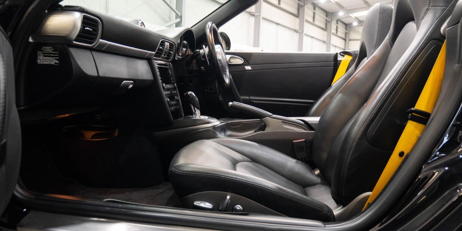 Porsche 911 view 18