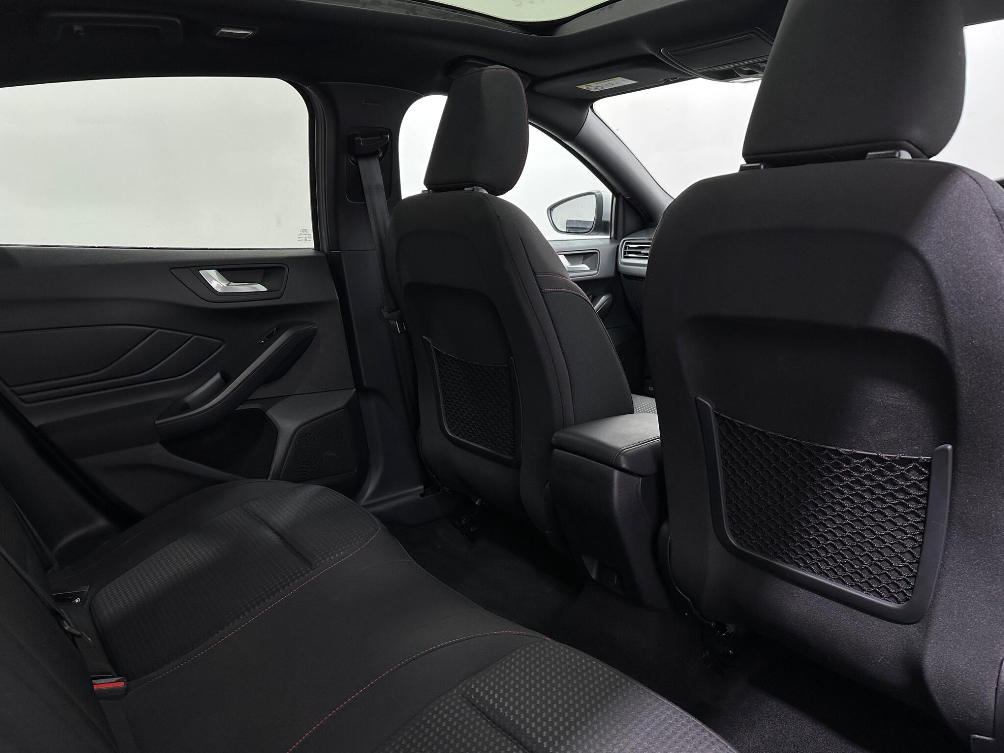 Ford Focus view 40