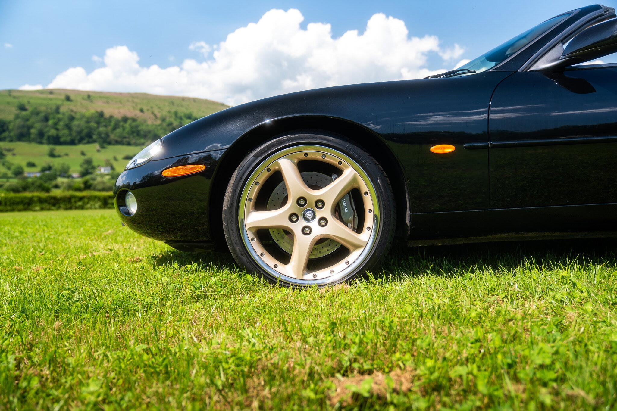 Jaguar XKR view 16