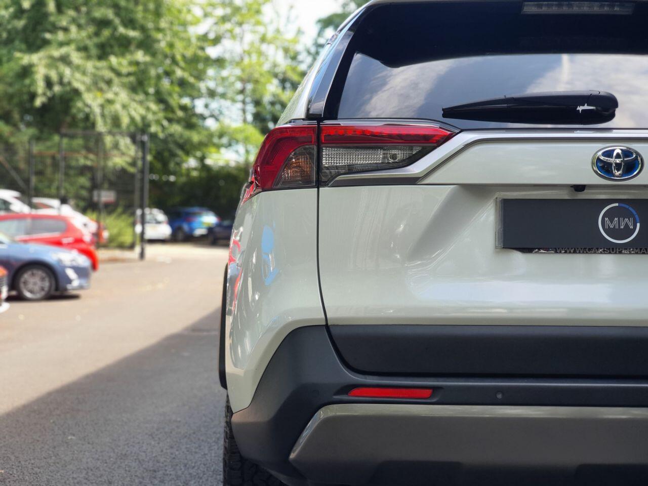 Toyota Rav4 view 11