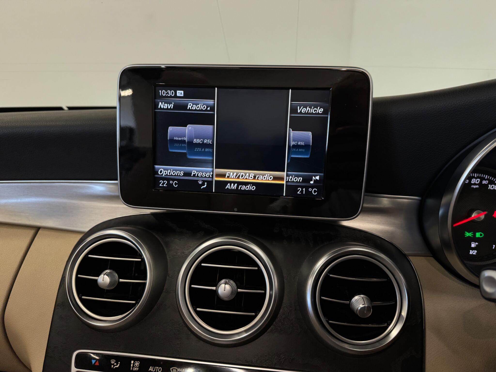 Mercedes-Benz C-Class view 23