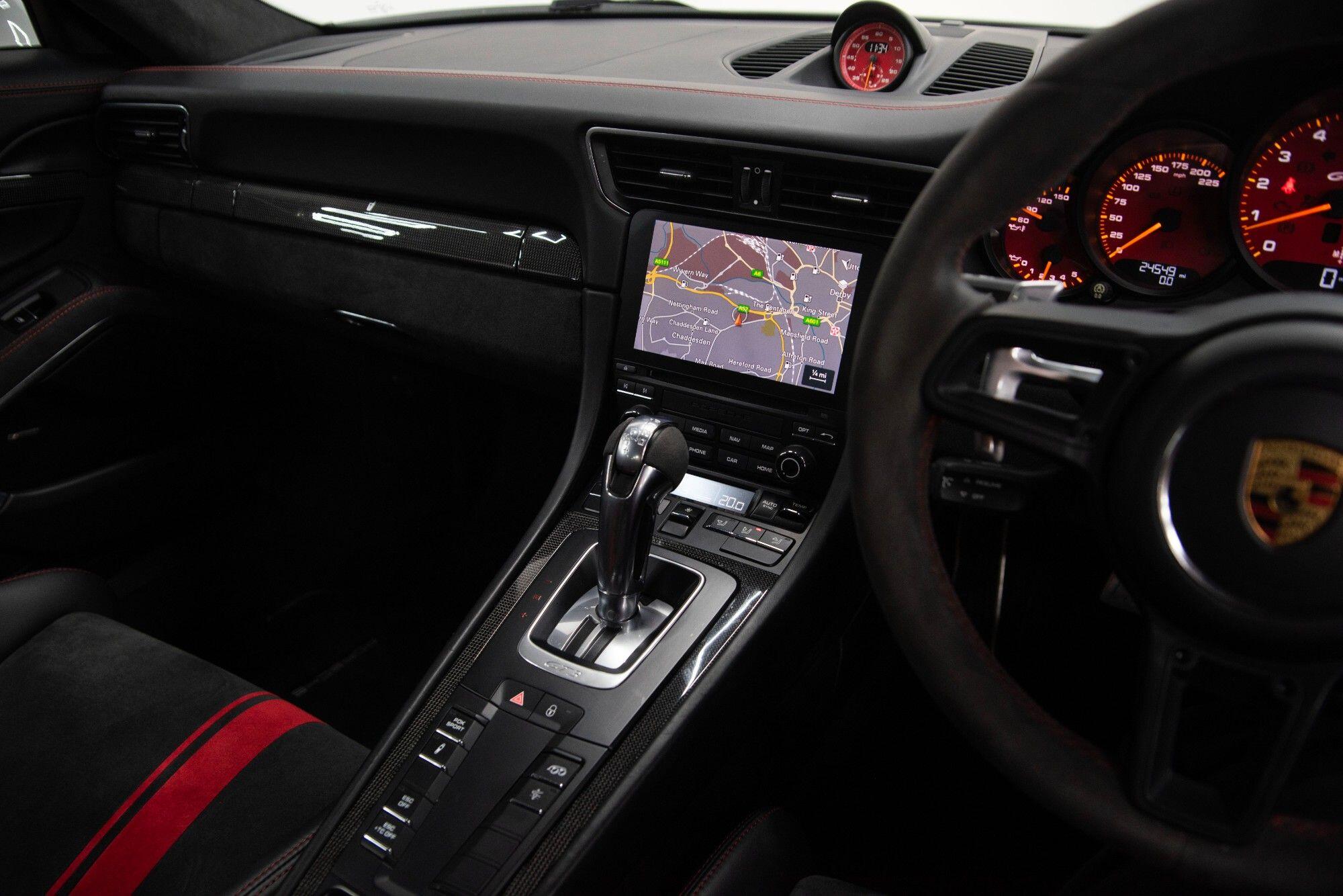 Porsche 911 view 32