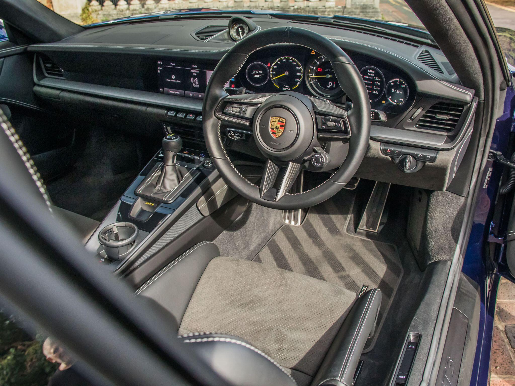 Porsche 911 view 19