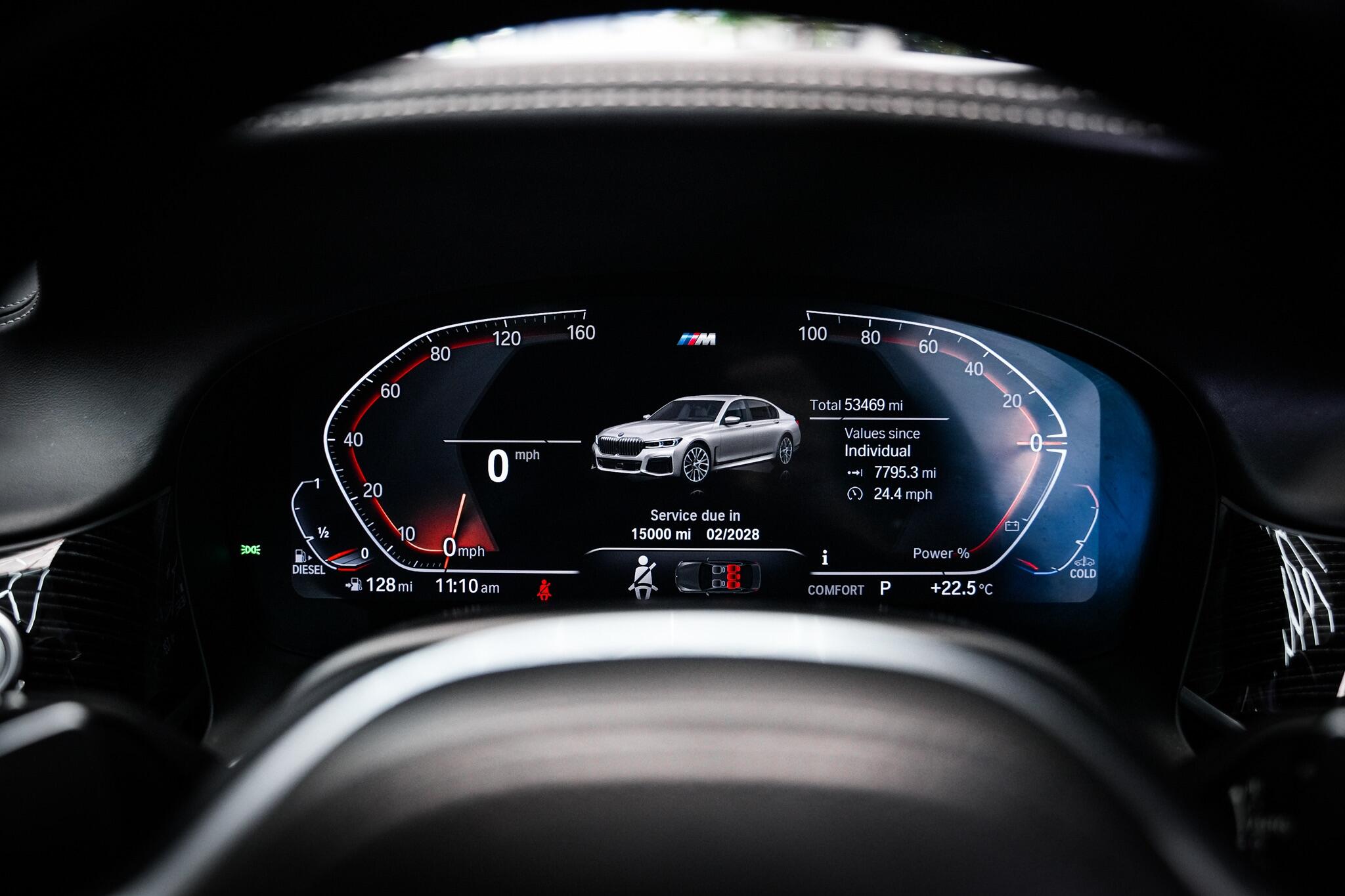 BMW 7 Series view 20