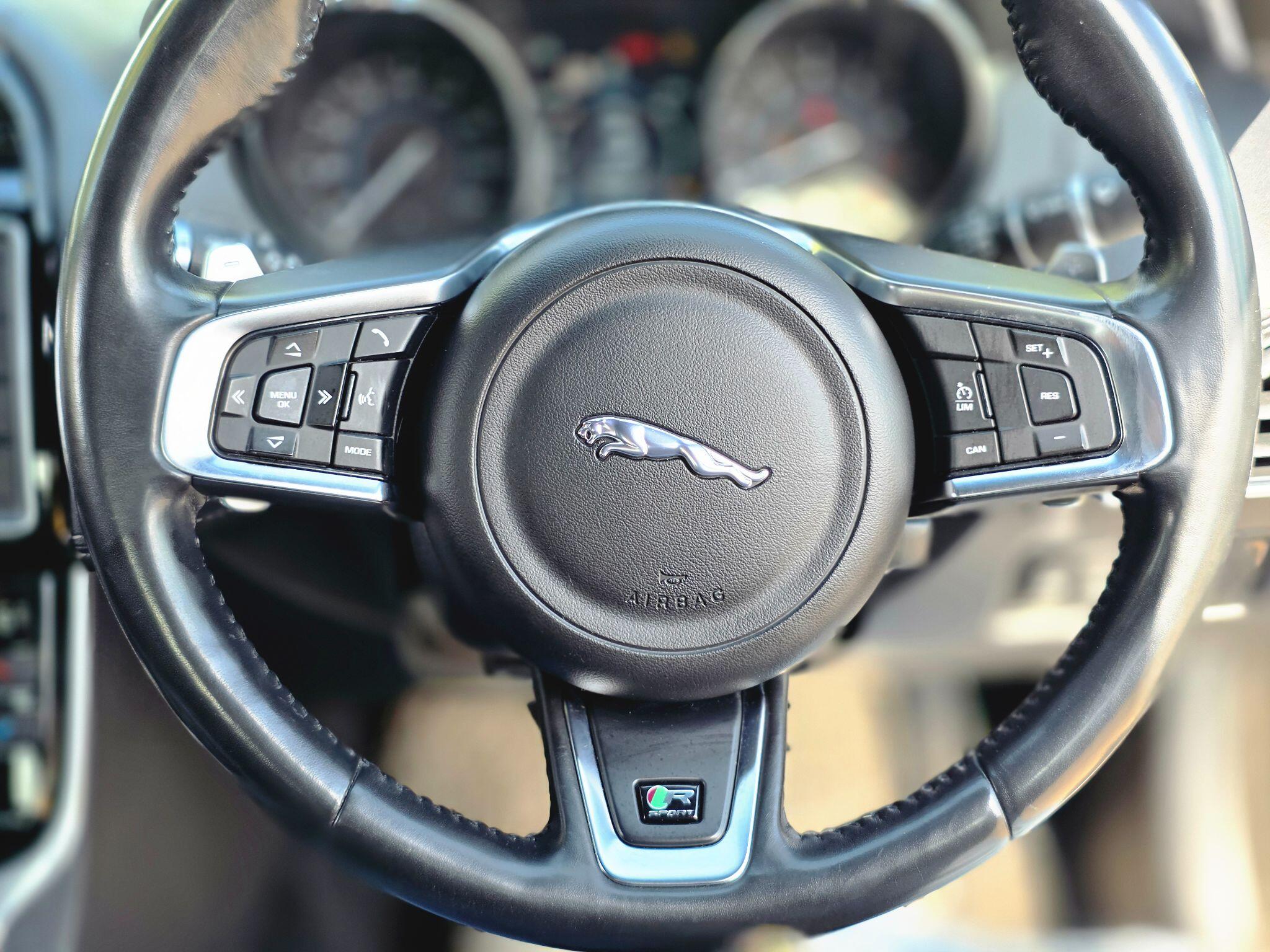 Jaguar Xe view 38