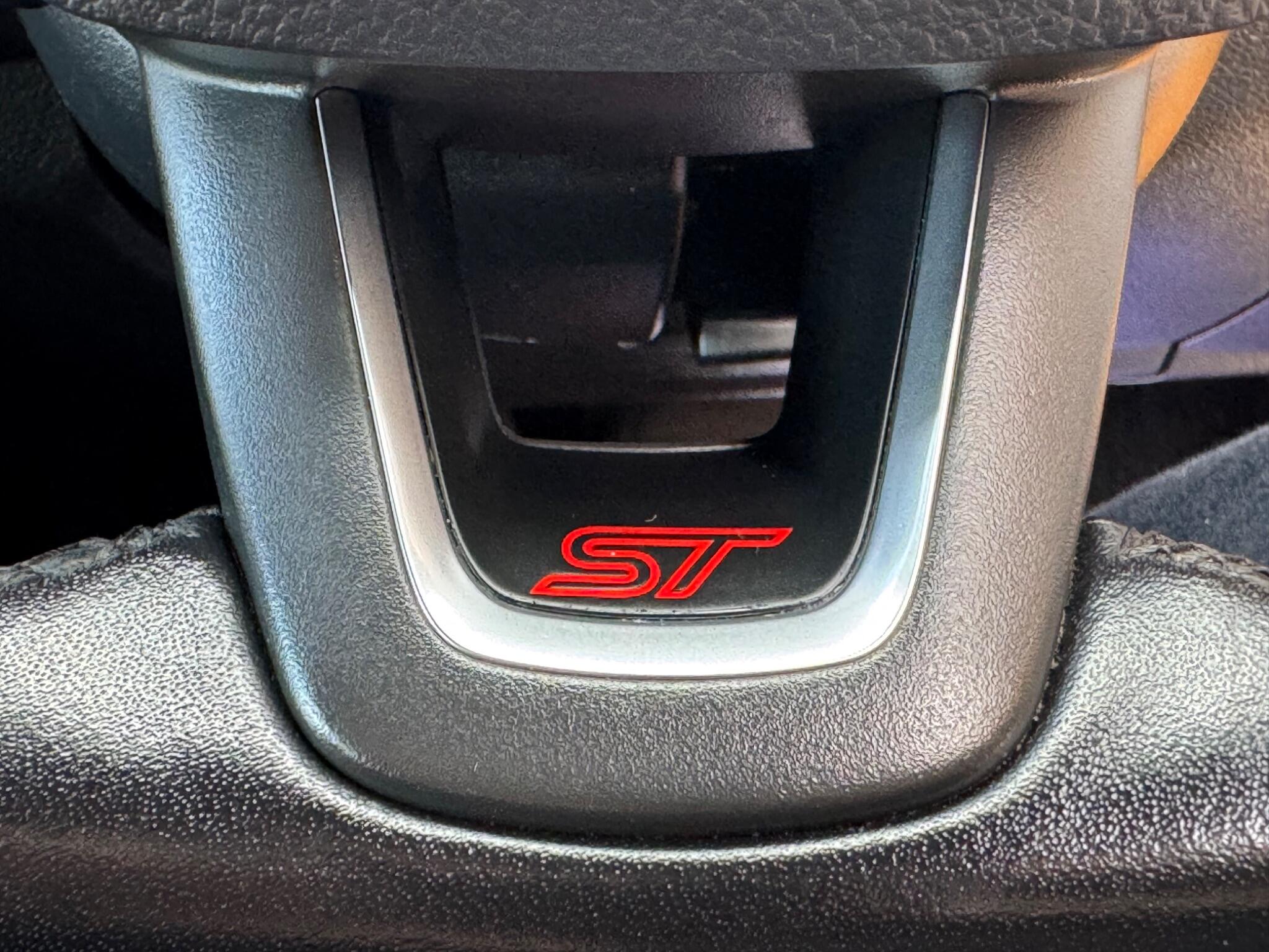 Ford Focus view 21