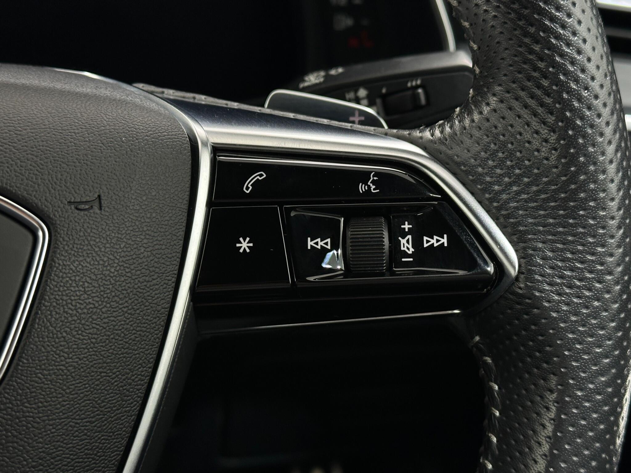 Audi A6 view 16