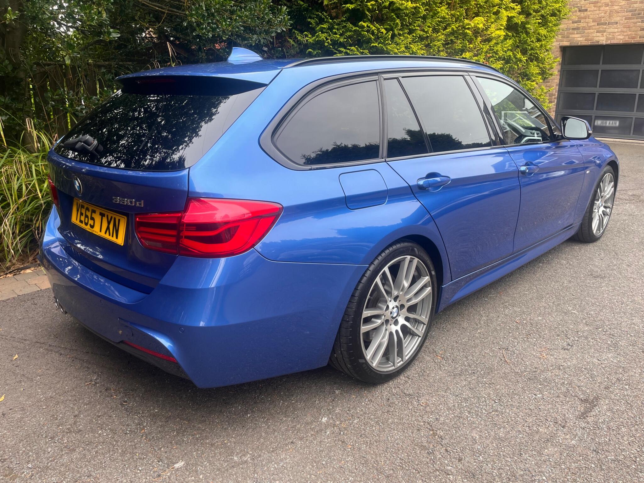 BMW 3 Series view 15