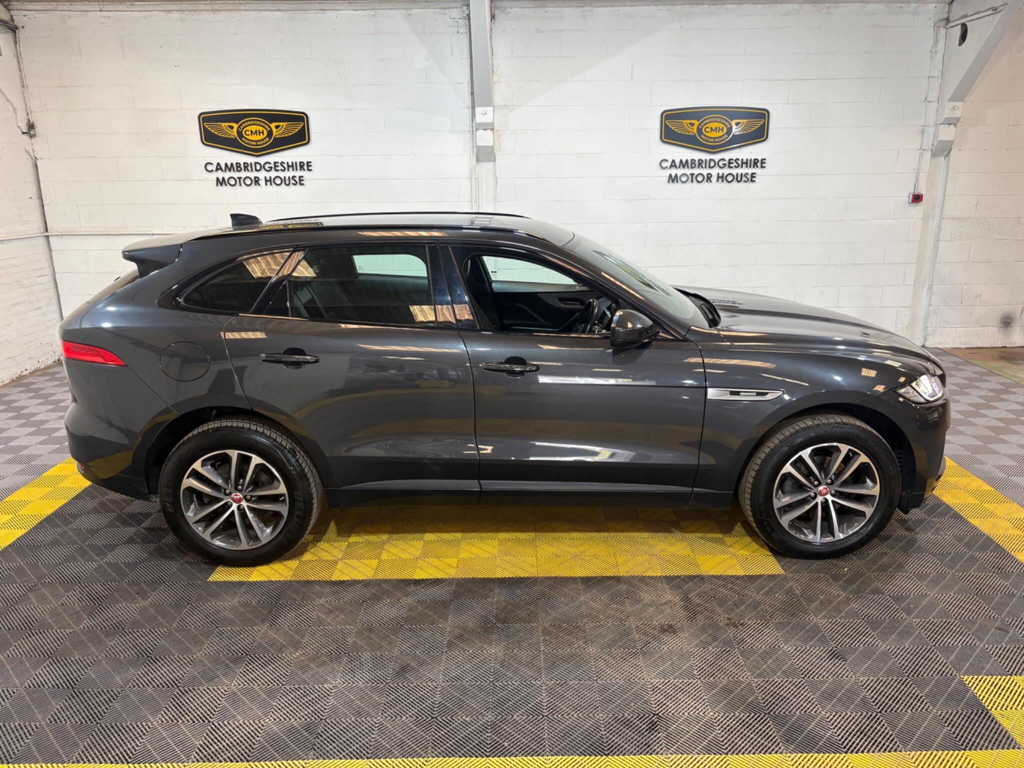 Jaguar F-Pace view 13