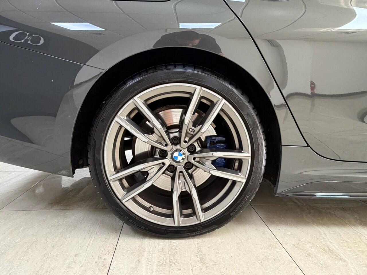 BMW 3 Series view 10