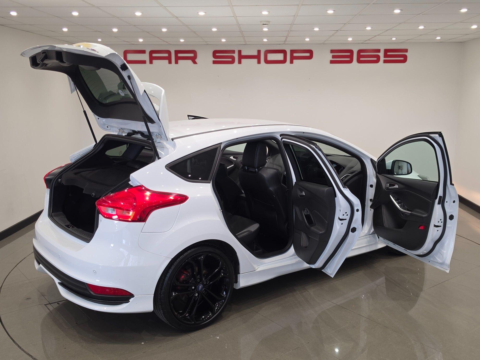 Ford Focus view 49