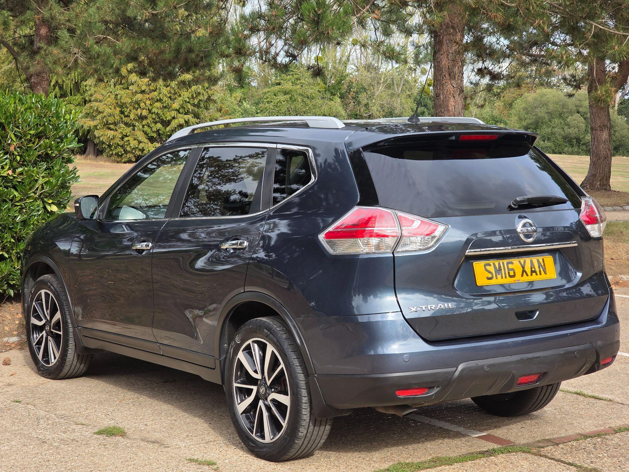 Nissan X-Trail view 9
