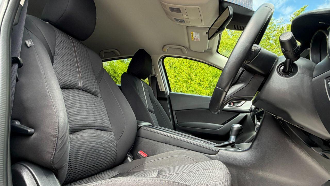 Mazda Mazda3 view 11