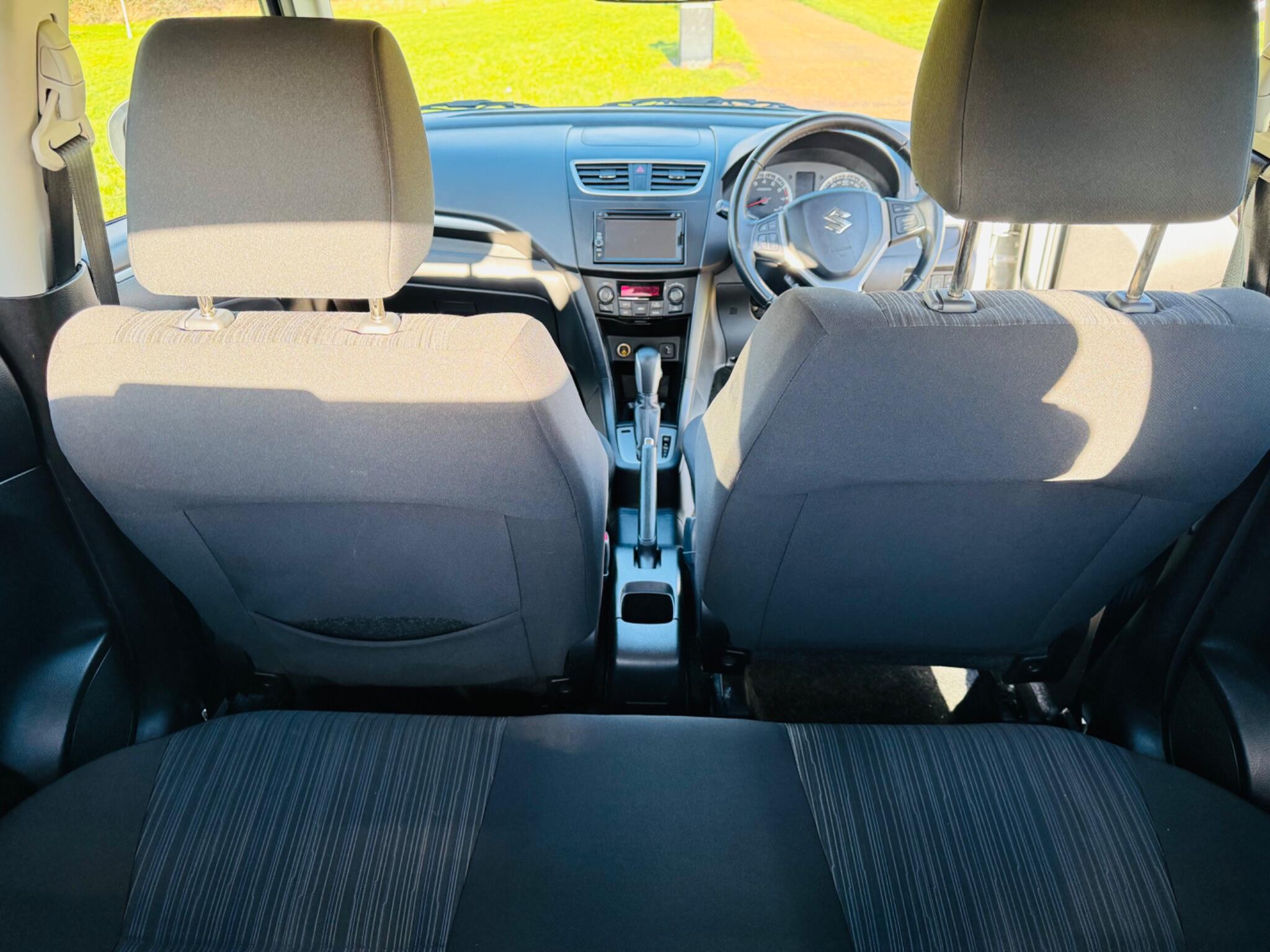 2015 Suzuki Swift image 15