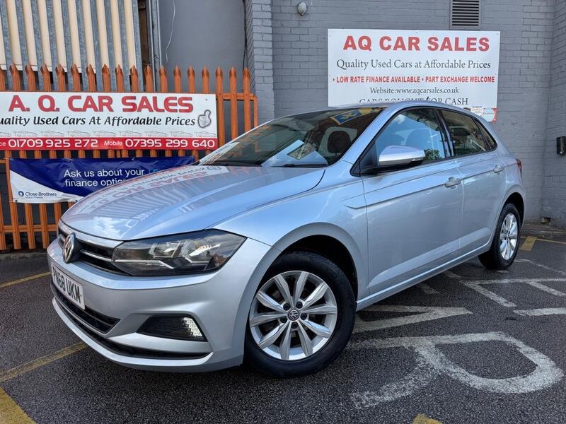 Volkswagen Polo view 3