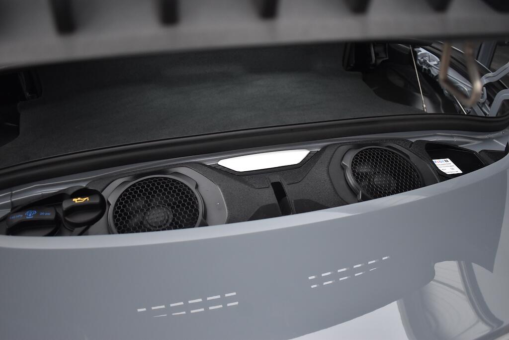 Porsche 911 view 39