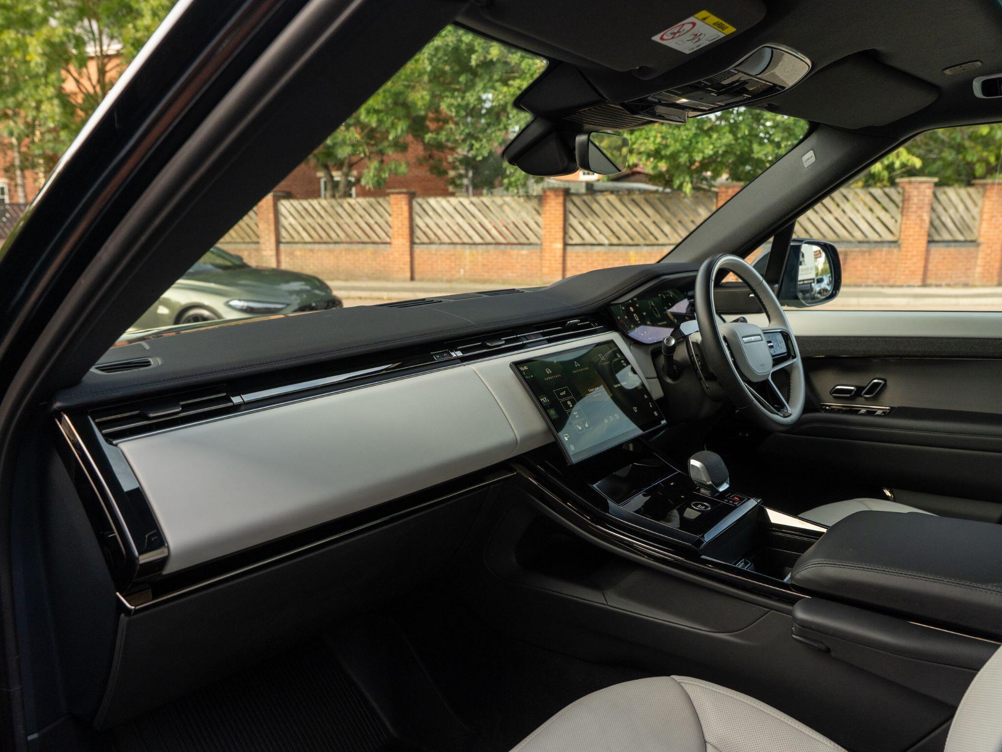 Land Rover Range Rover Sport view 40