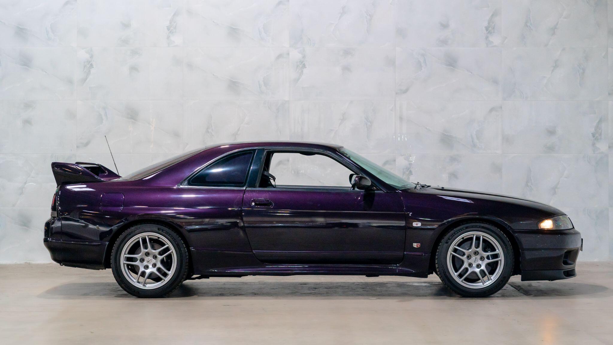 Nissan Skyline view 8