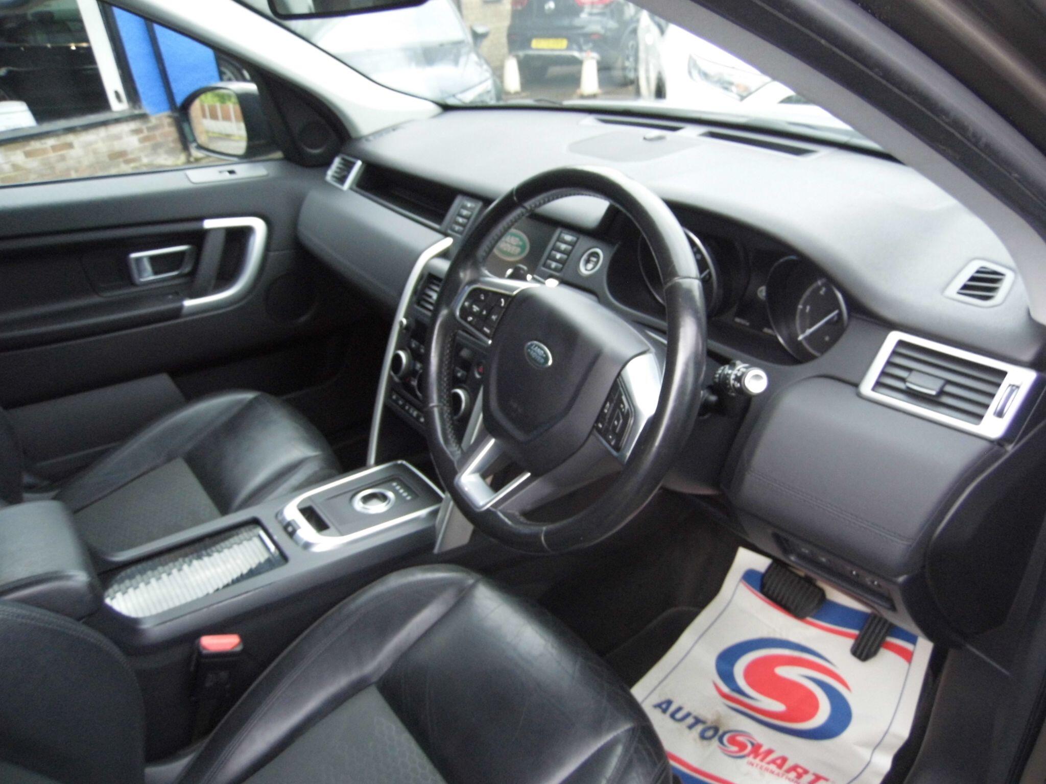 Land Rover Discovery Sport view 29