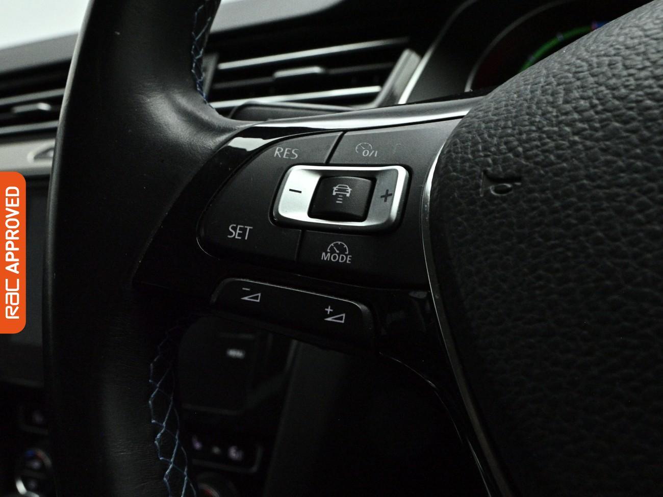 Volkswagen Passat view 25