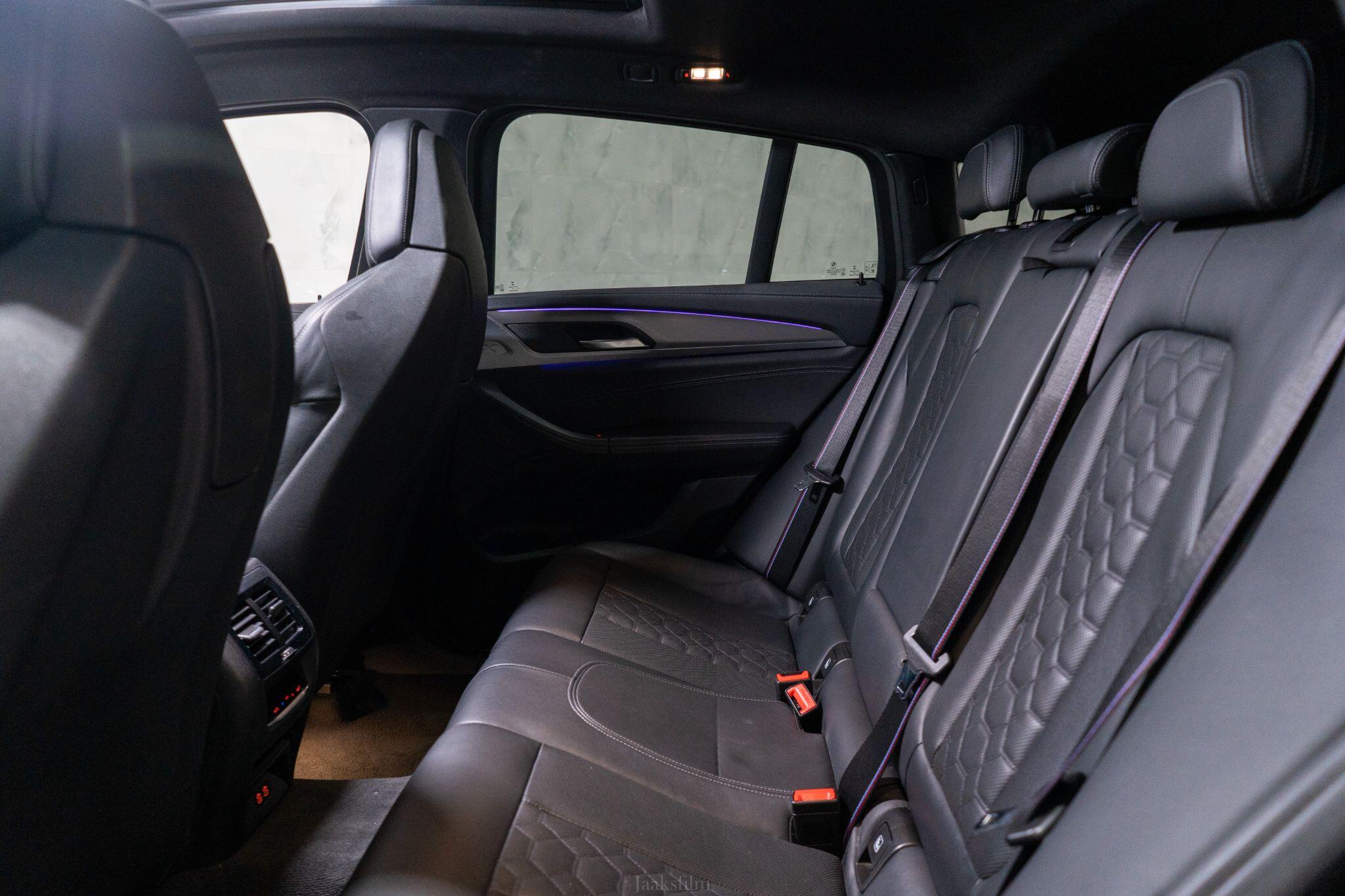 BMW X4 M view 17