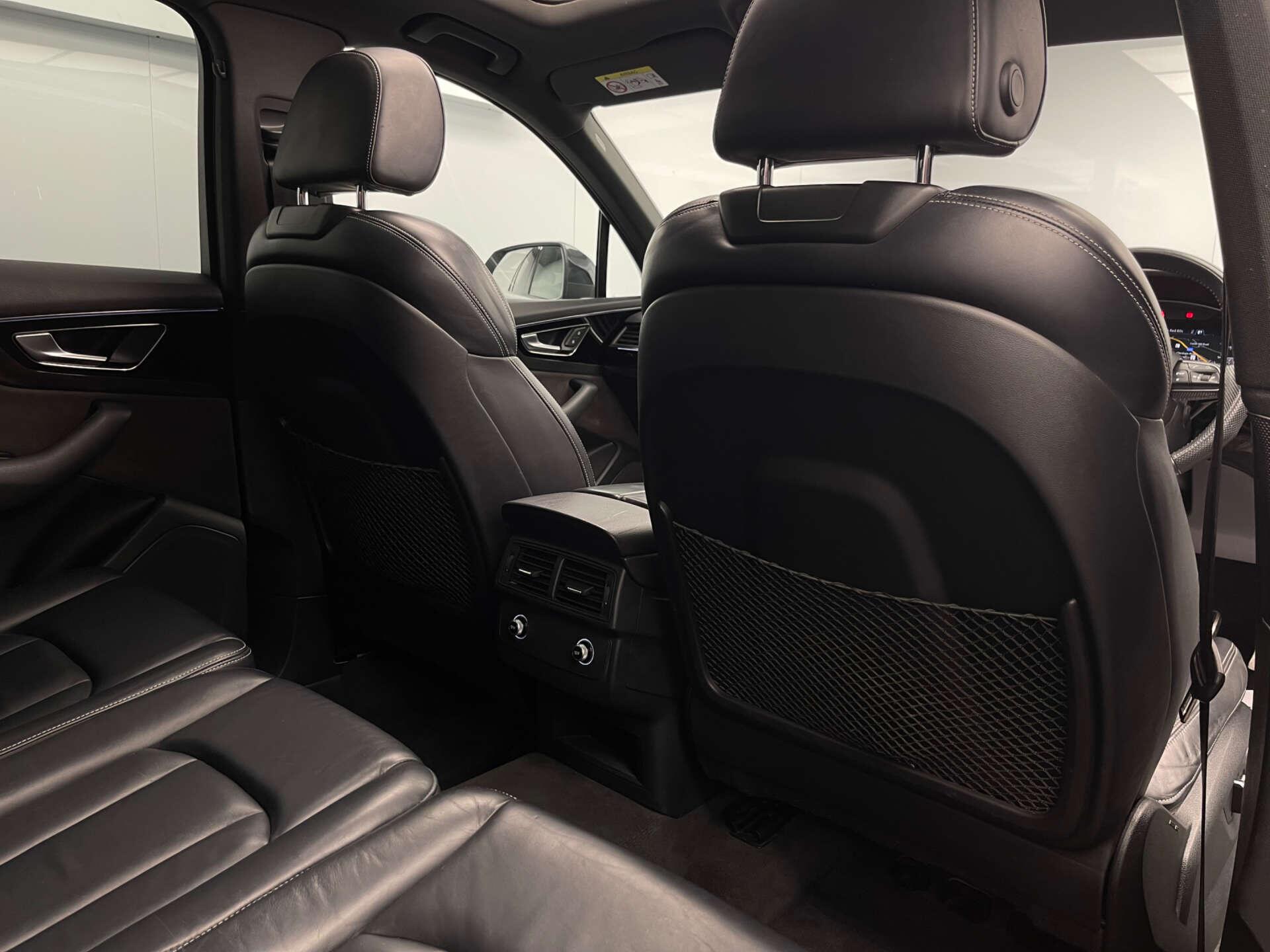 Audi Q7 view 36