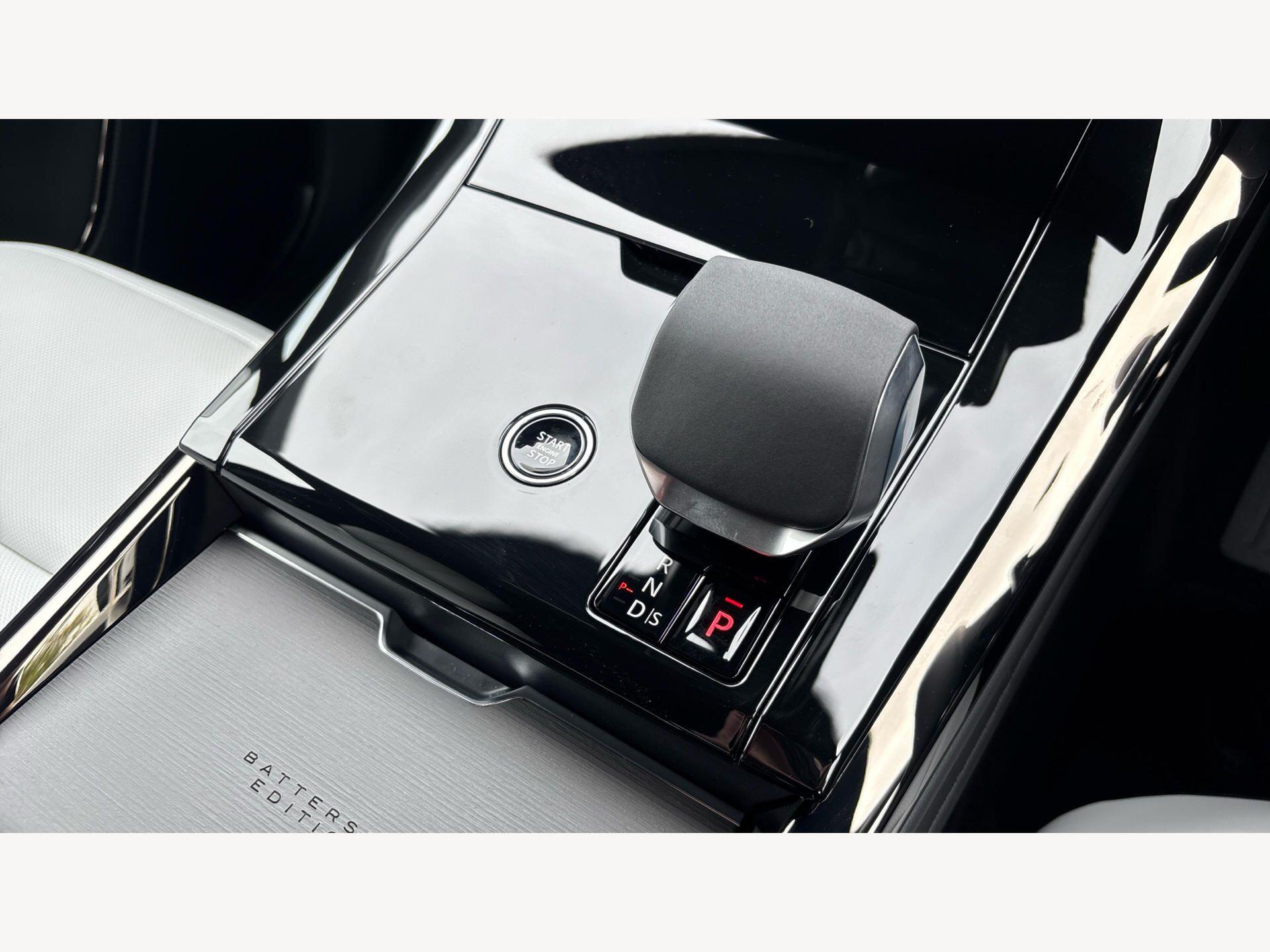 Land Rover Range Rover Sport view 16