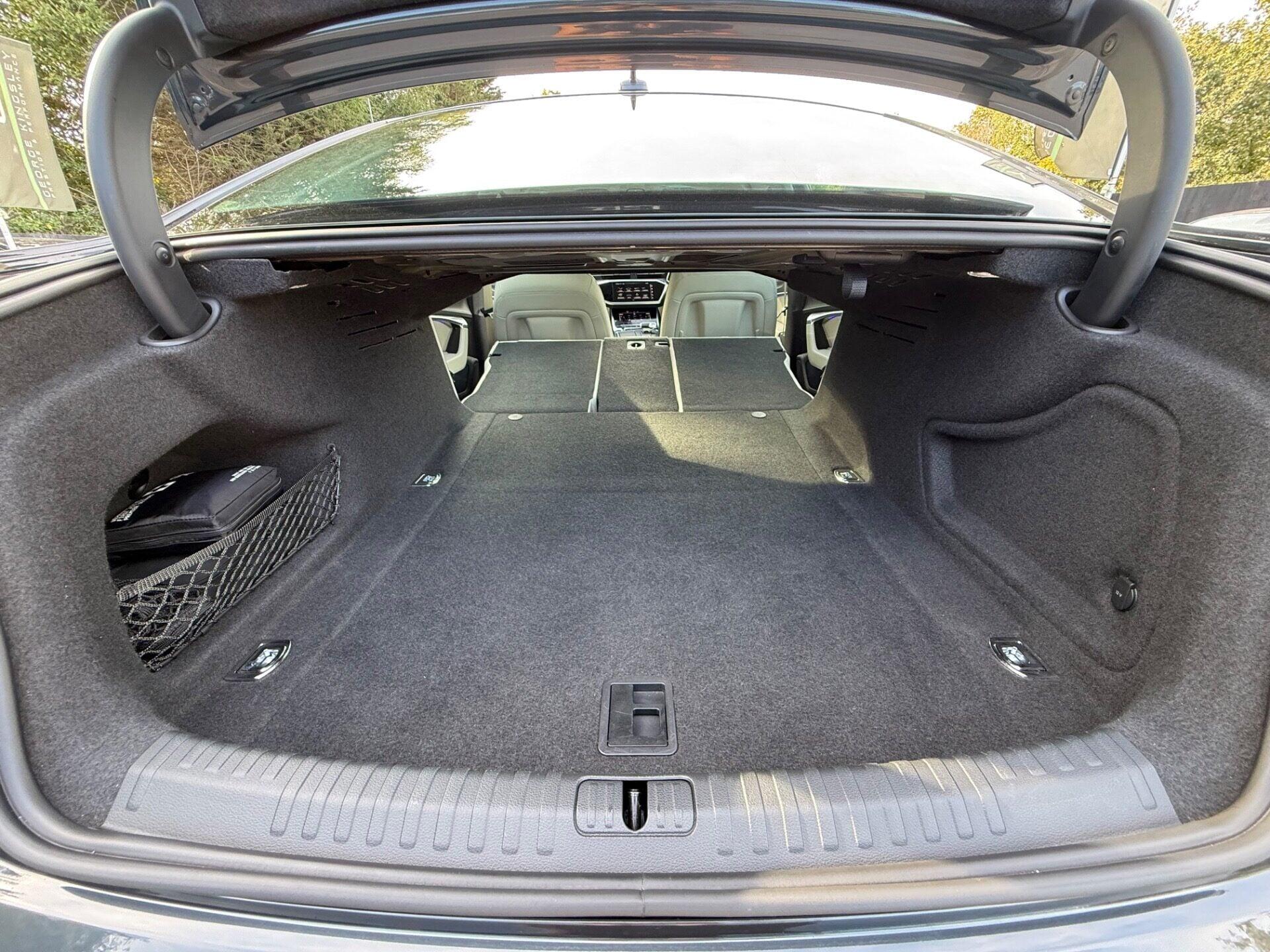 Audi A6 view 59