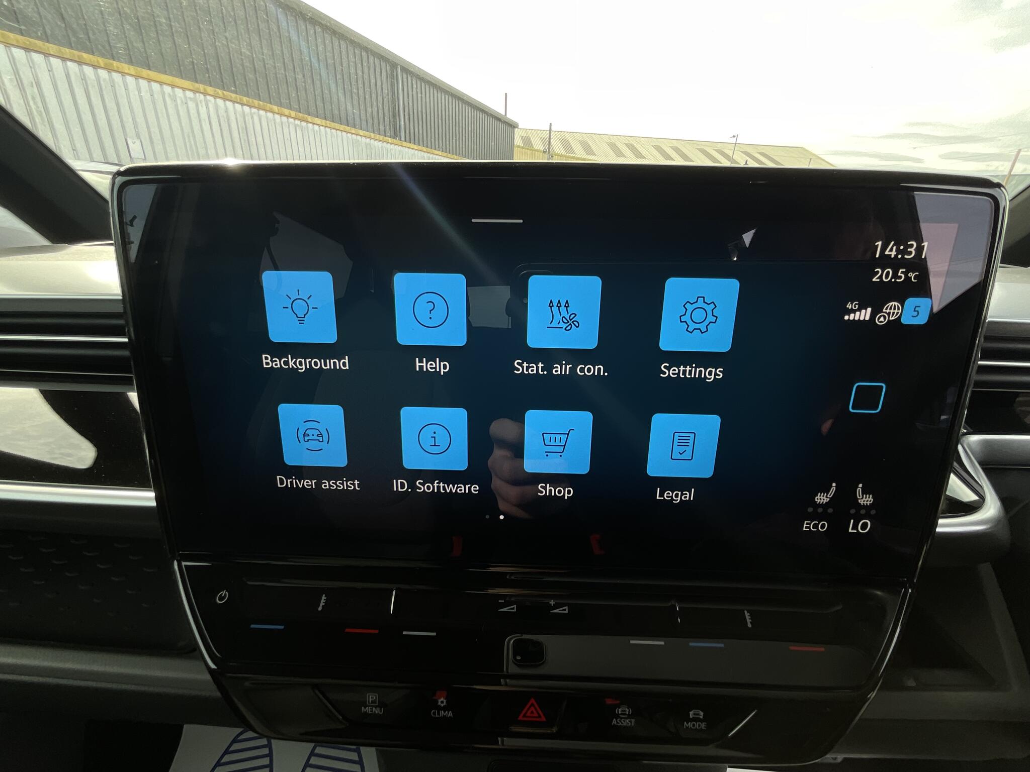 Volkswagen Id. Buzz view 30