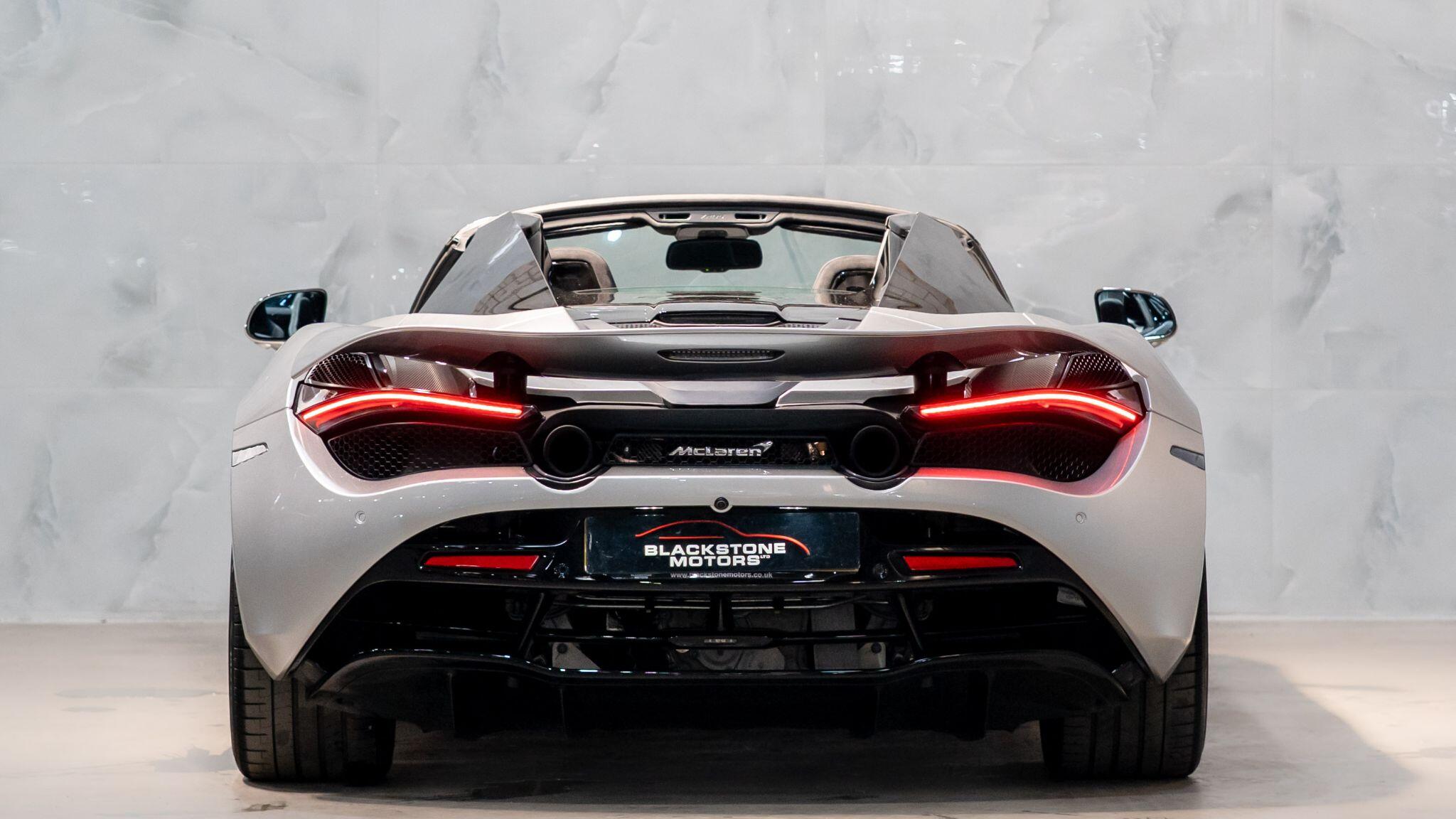 Mclaren 720s view 8