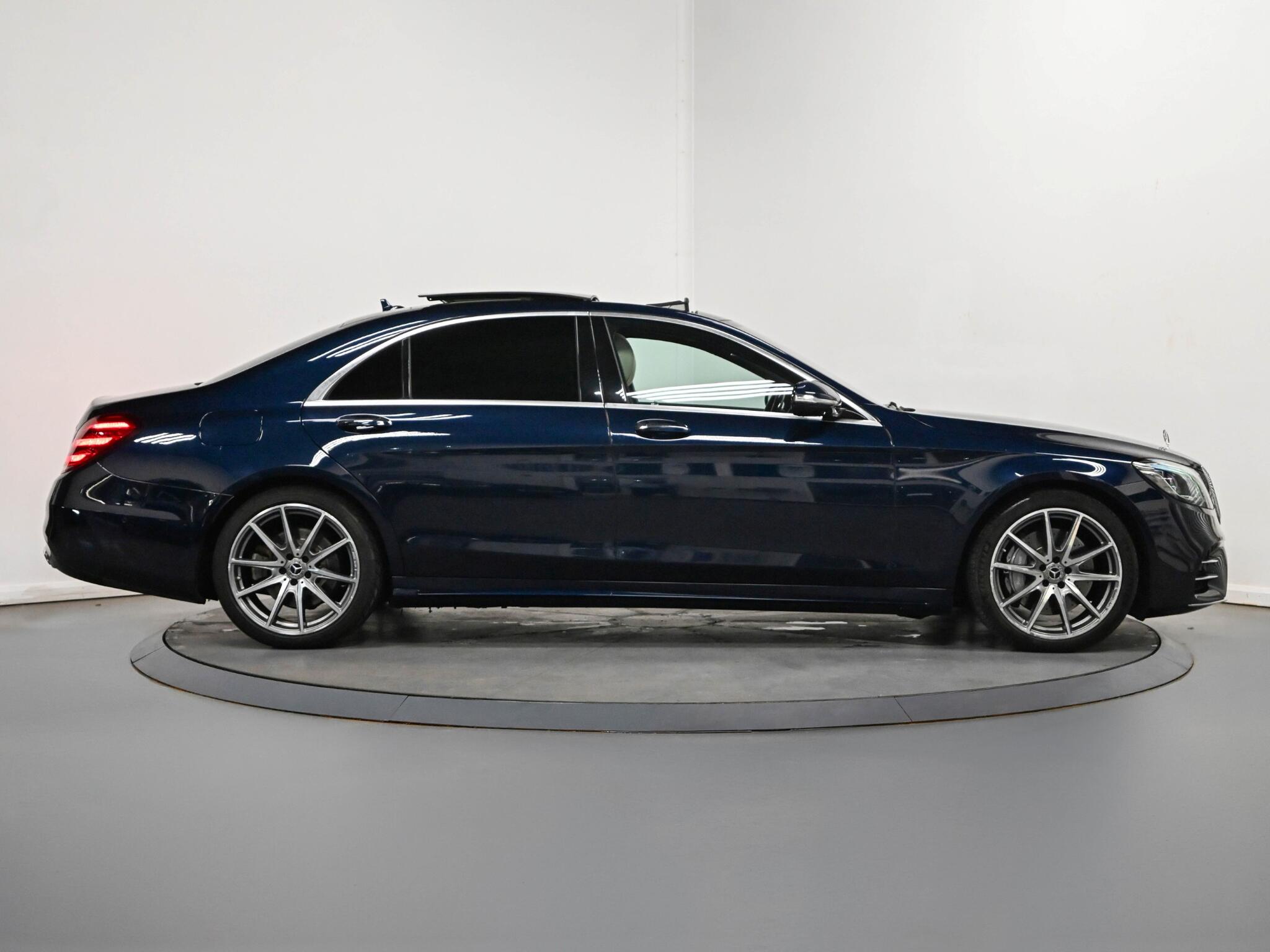 Mercedes-Benz S Class view 43