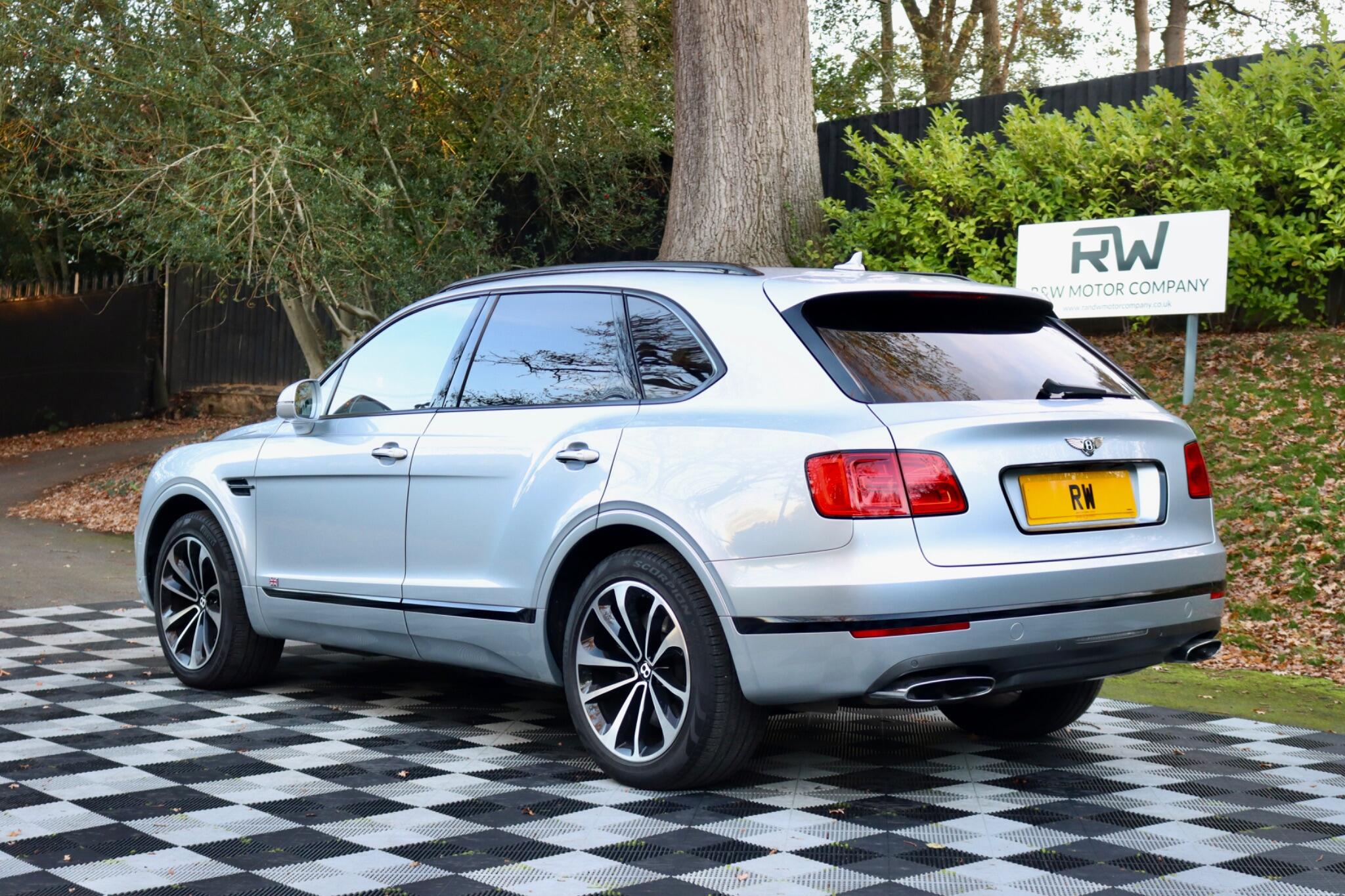 Bentley Bentayga view 24