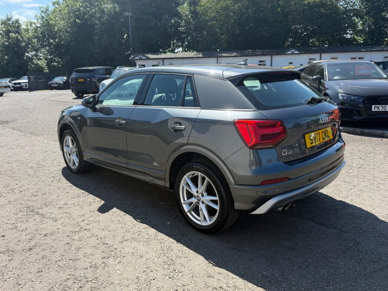 Audi Q2 view 6