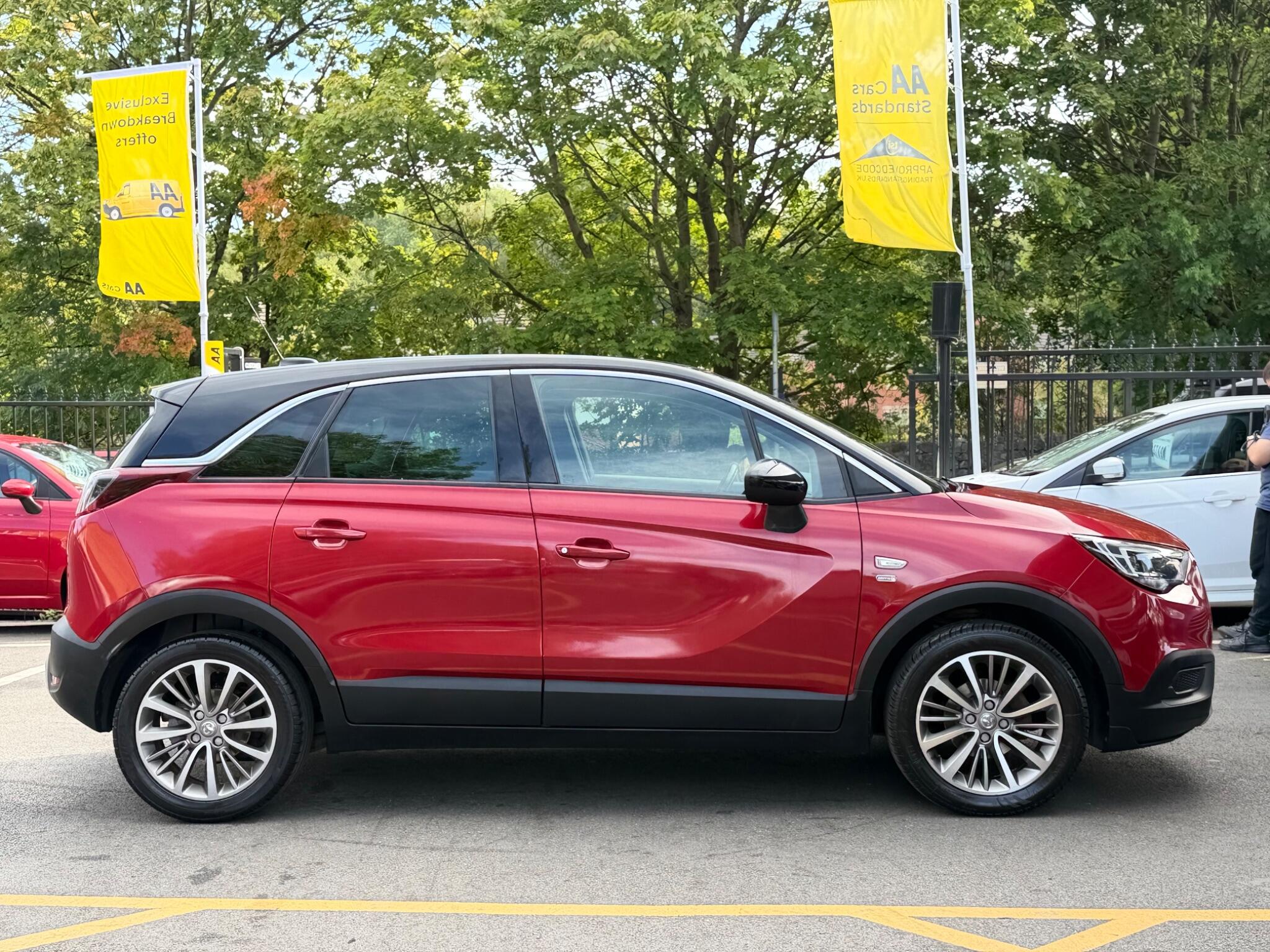 Vauxhall Crossland X view 3