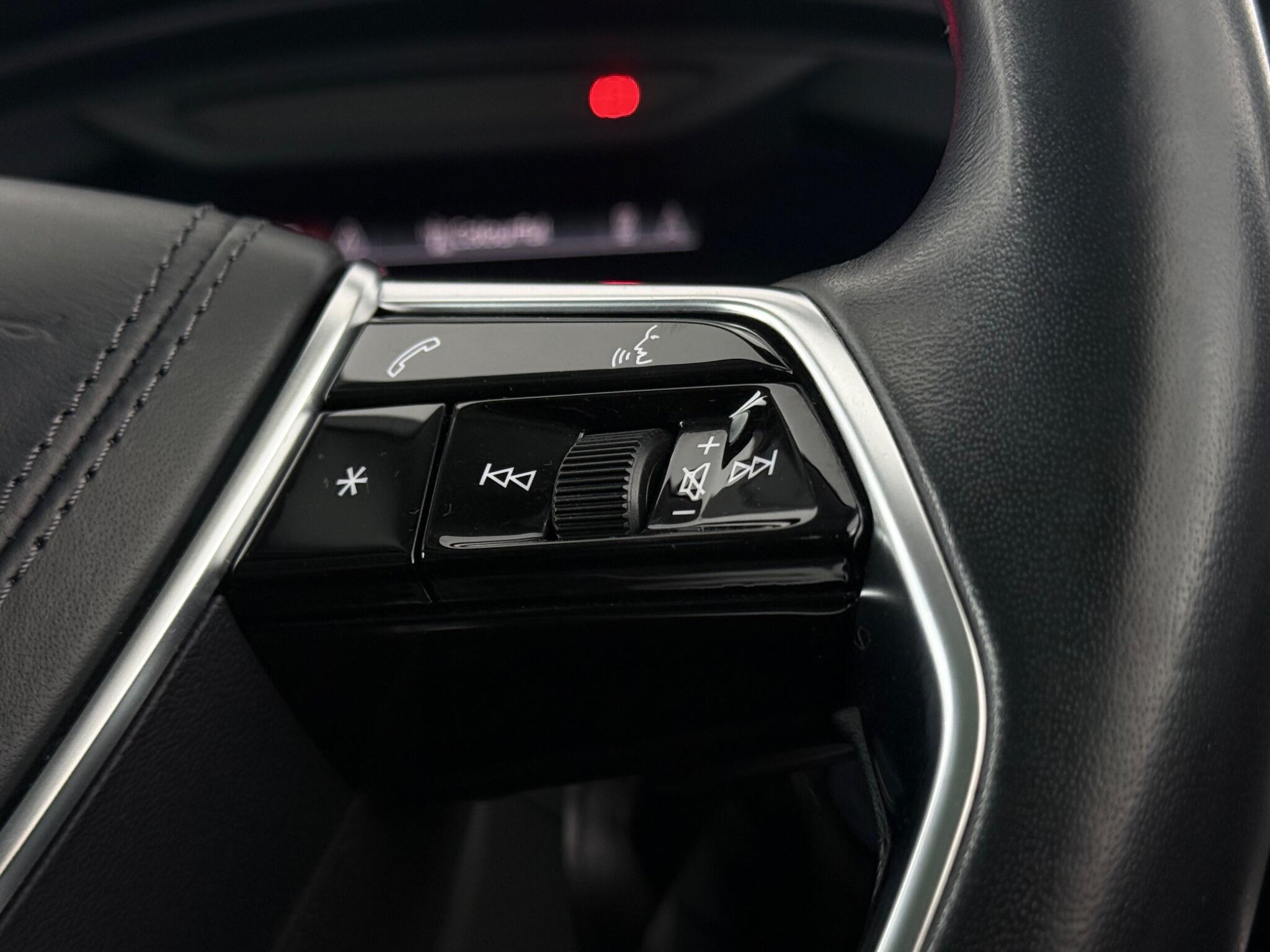 Audi A8 view 18