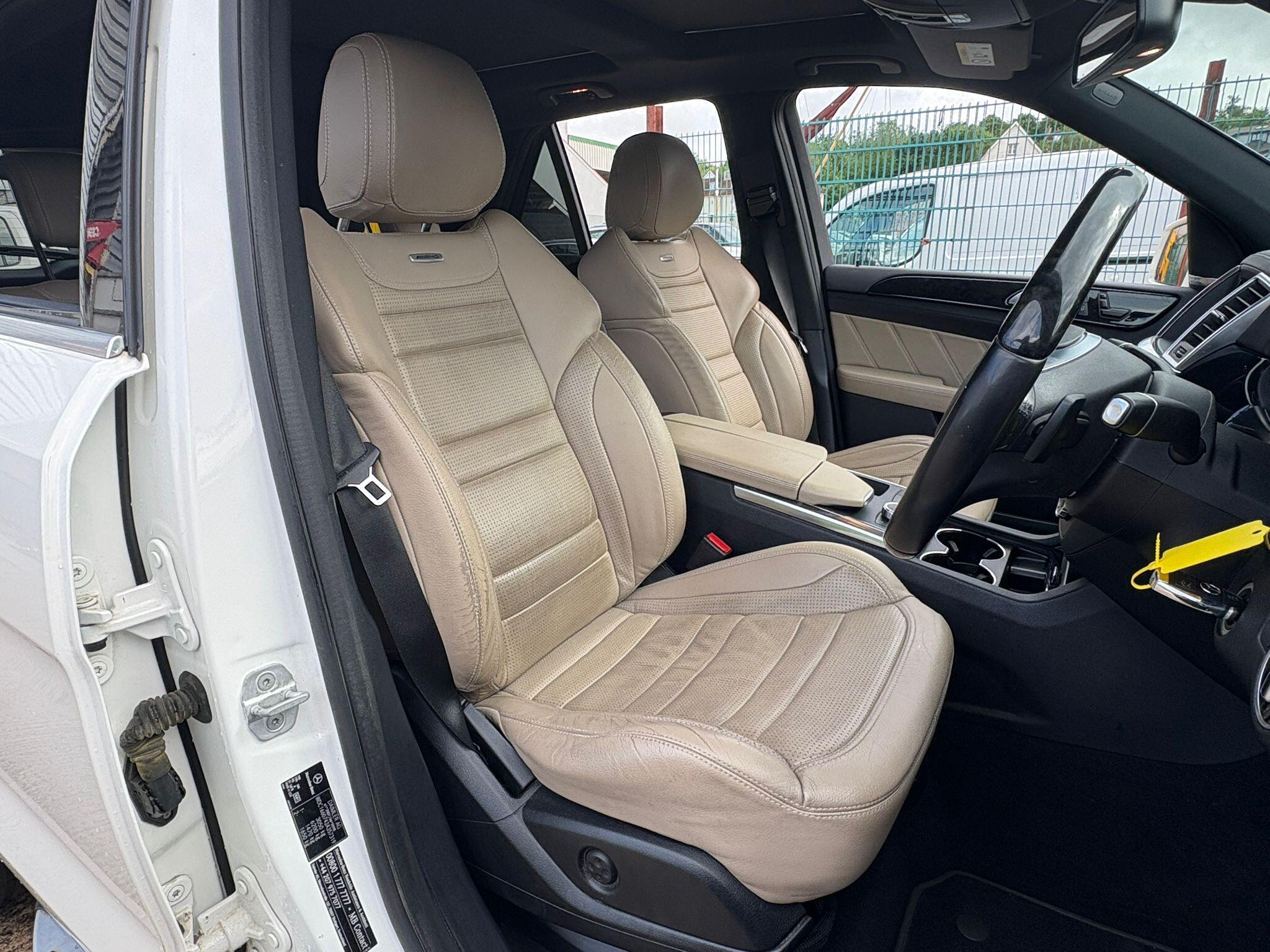 Mercedes-Benz M-Class view 13