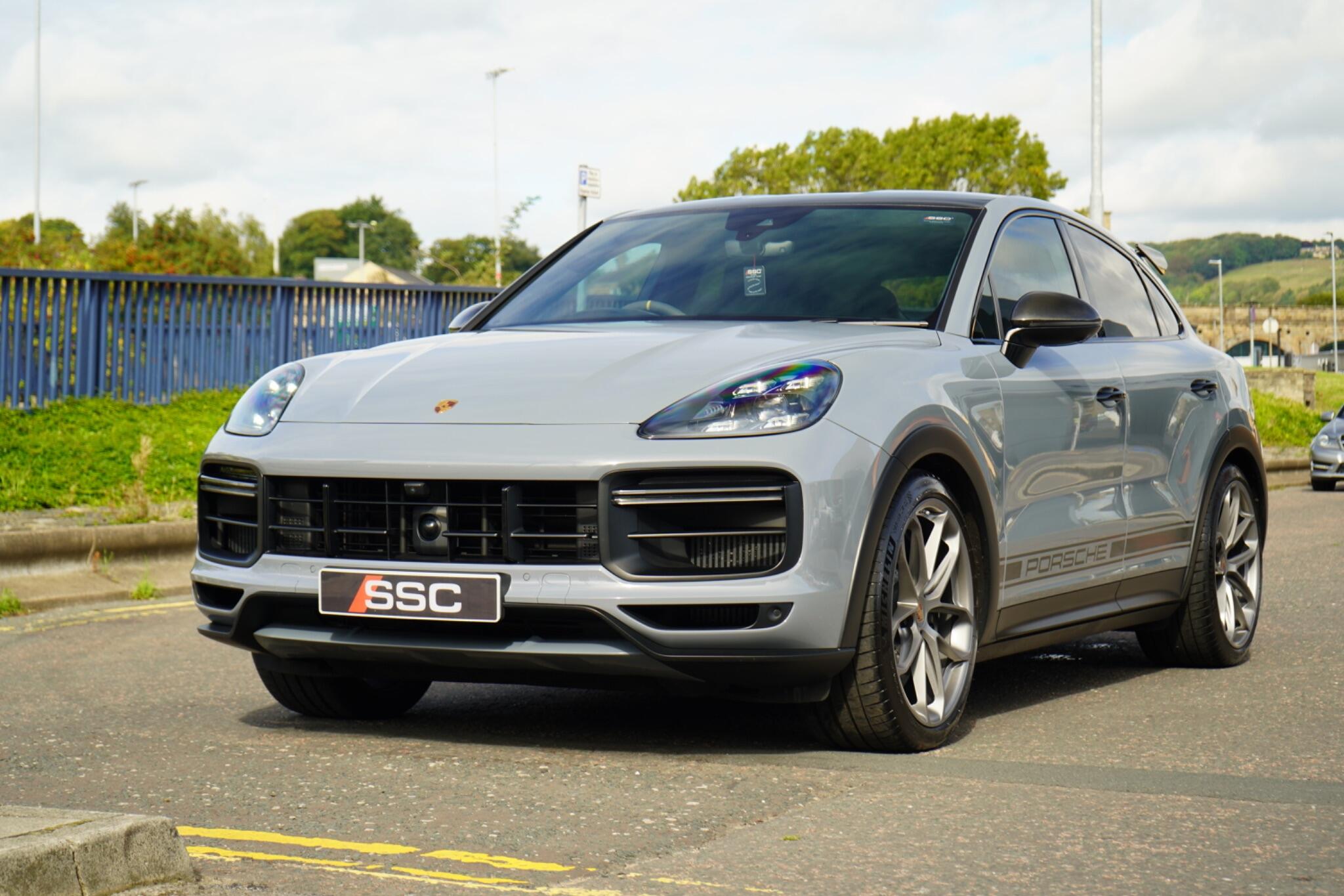 Porsche Cayenne view 9