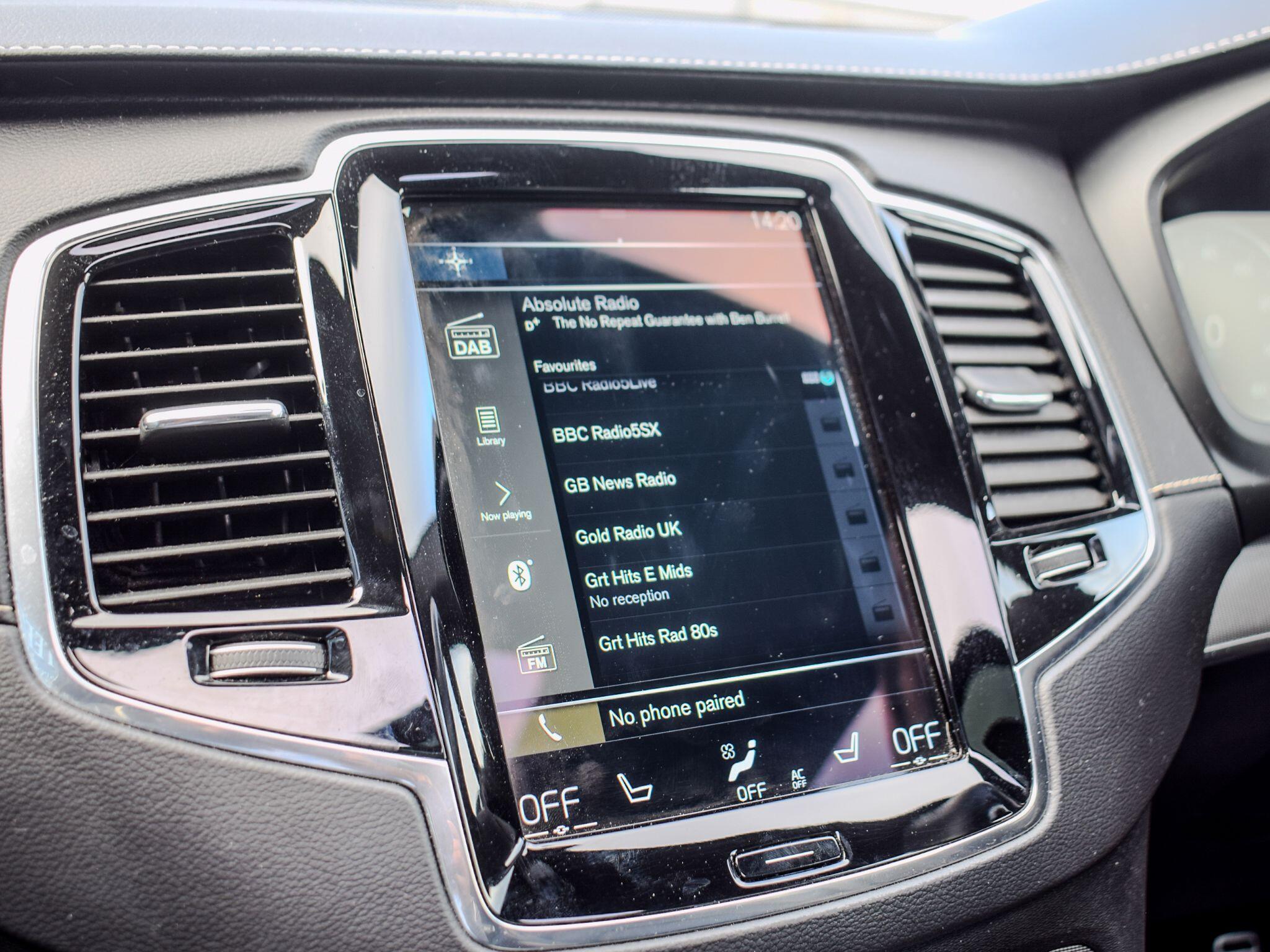 Volvo XC90 view 18