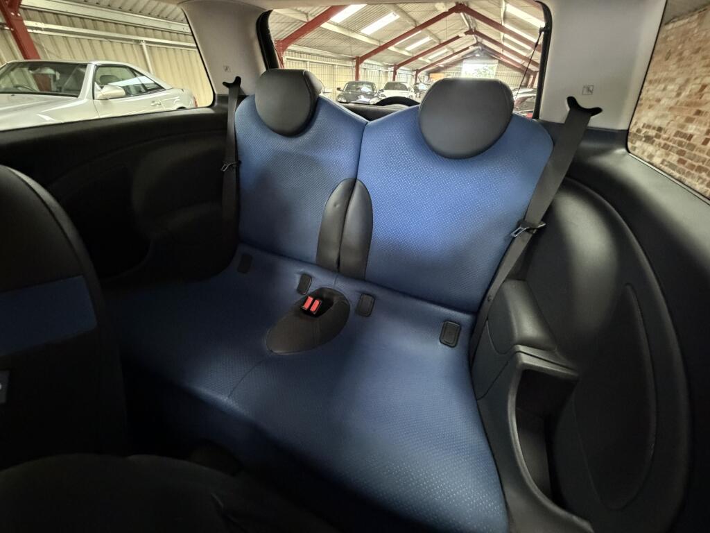 Mini Hatch view 11