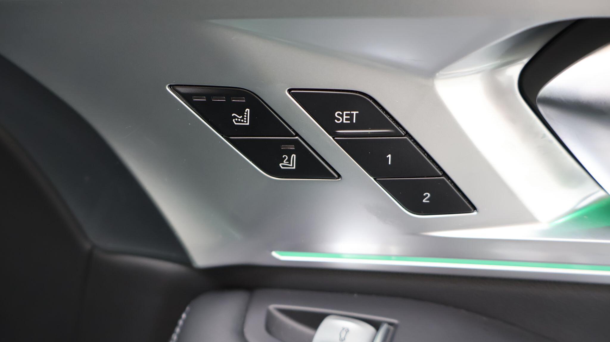 BMW XM view 43